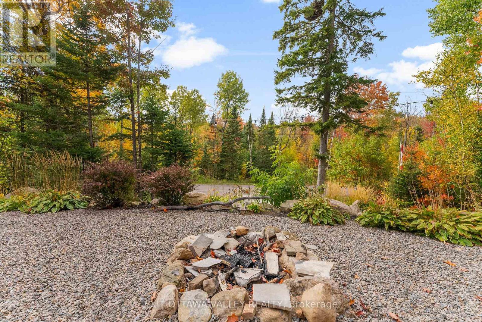 820 Hopefield Road, Madawaska Valley, Ontario  K0J 1B0 - Photo 43 - X12425538