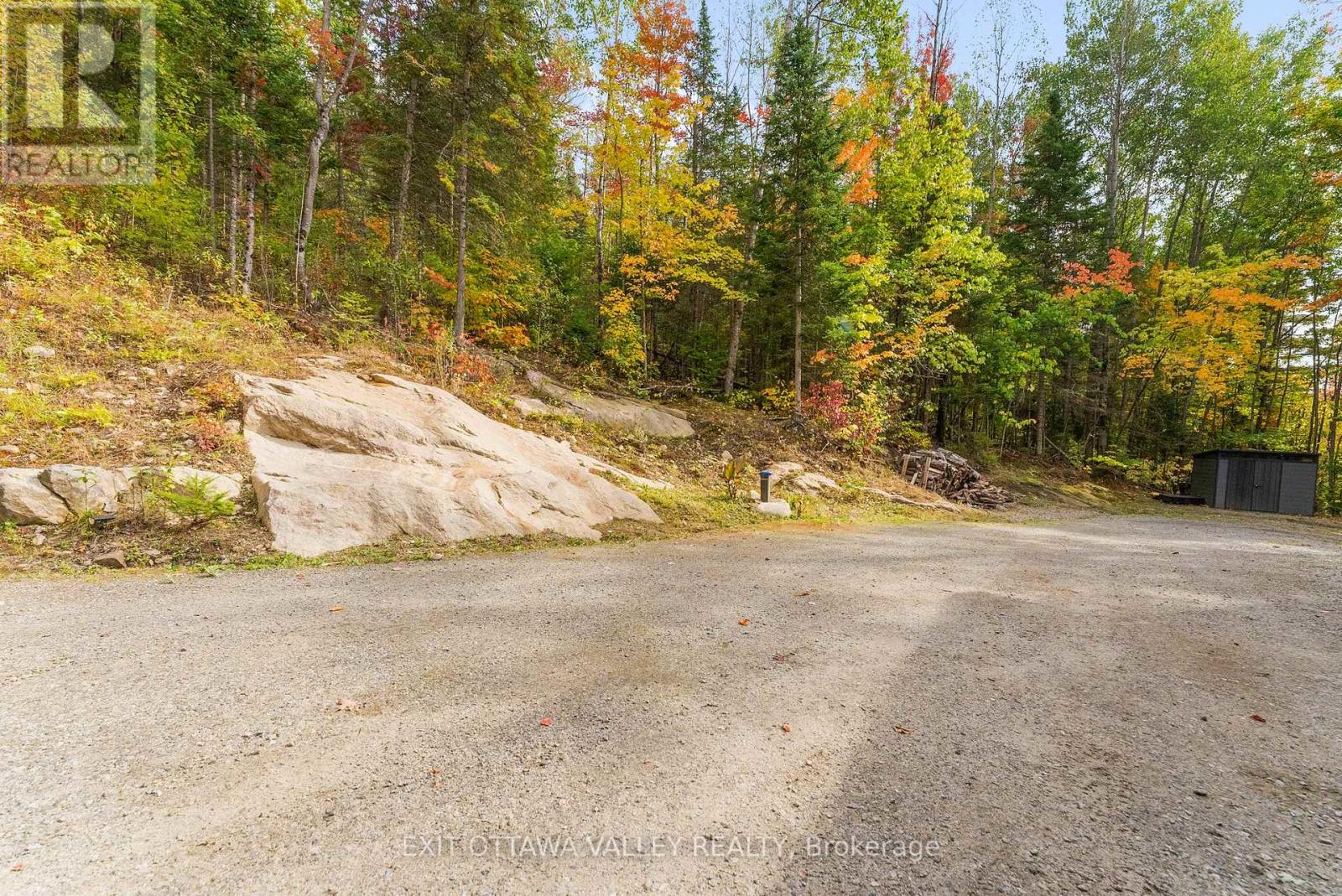820 Hopefield Road, Madawaska Valley, Ontario  K0J 1B0 - Photo 45 - X12425538