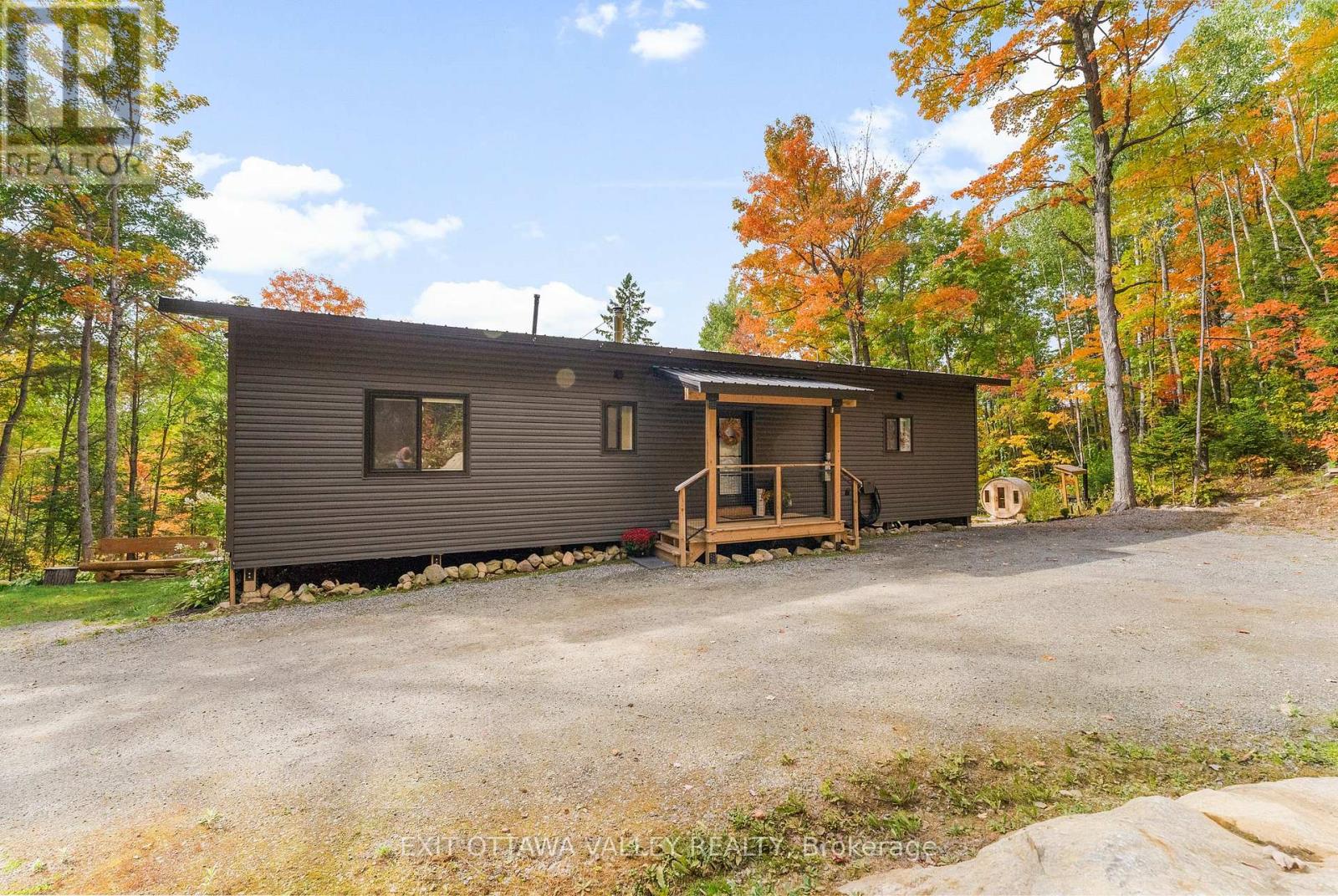 820 Hopefield Road, Madawaska Valley, Ontario  K0J 1B0 - Photo 49 - X12425538