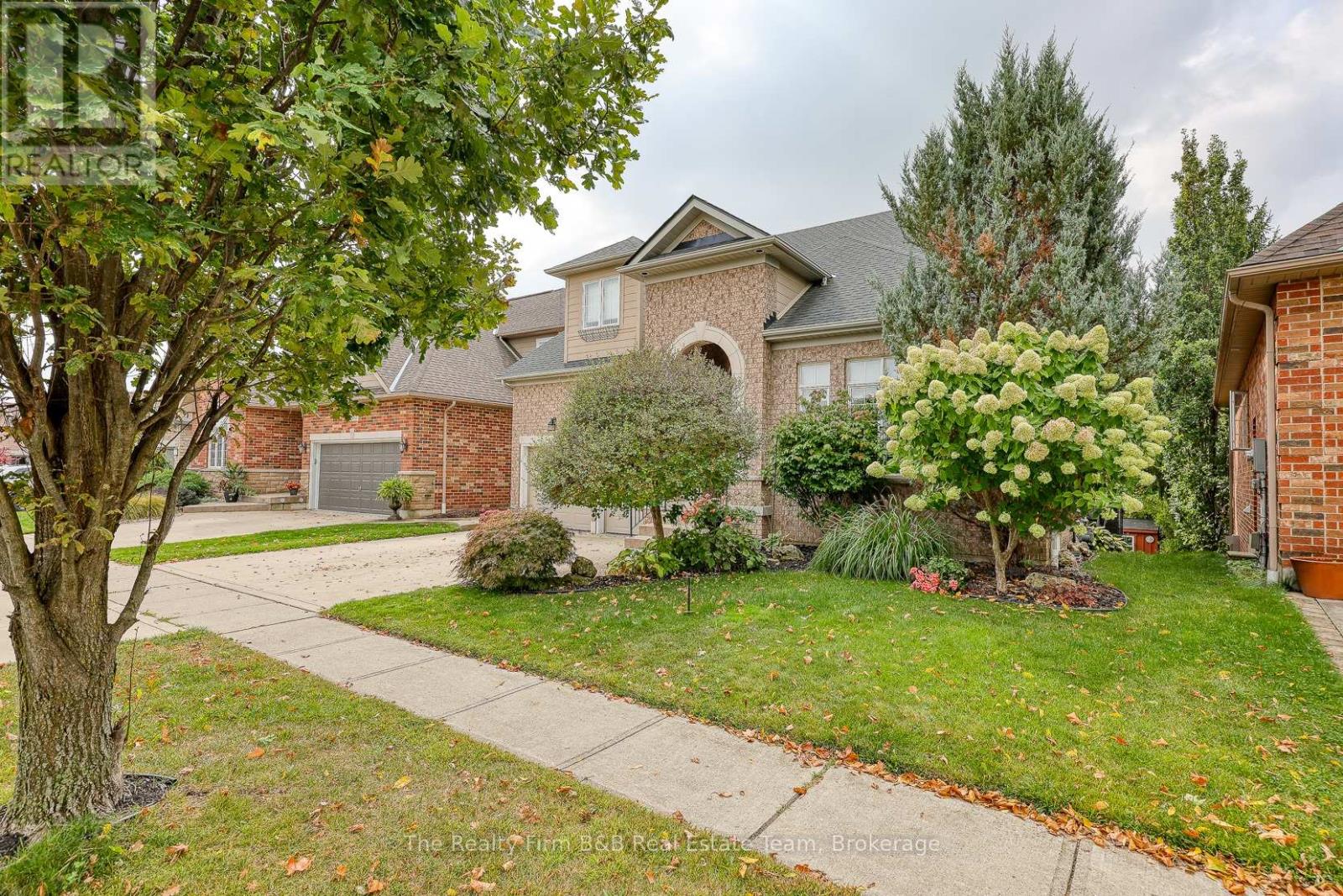 266 Fairway Road, Woodstock, Ontario  N4T 0A4 - Photo 3 - X12425484