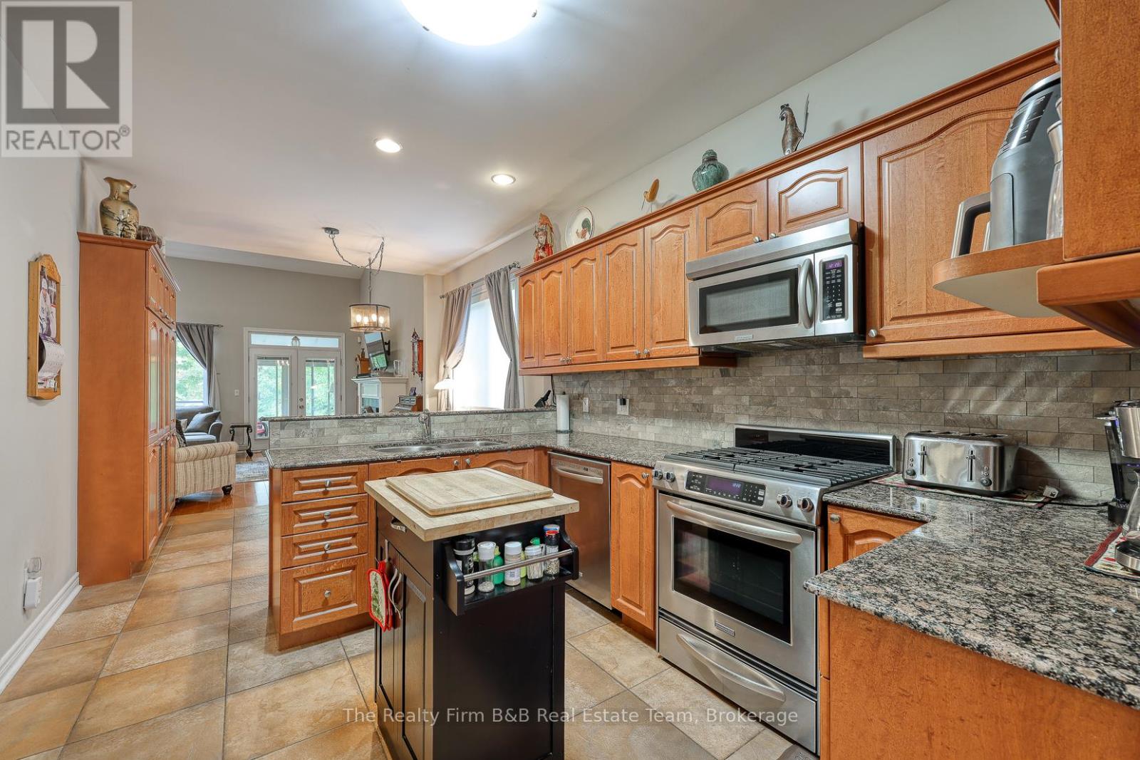 266 Fairway Road, Woodstock, Ontario  N4T 0A4 - Photo 8 - X12425484