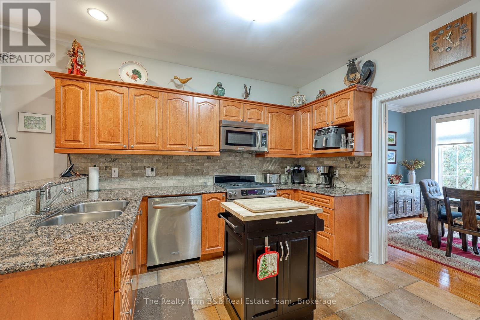 266 Fairway Road, Woodstock, Ontario  N4T 0A4 - Photo 9 - X12425484