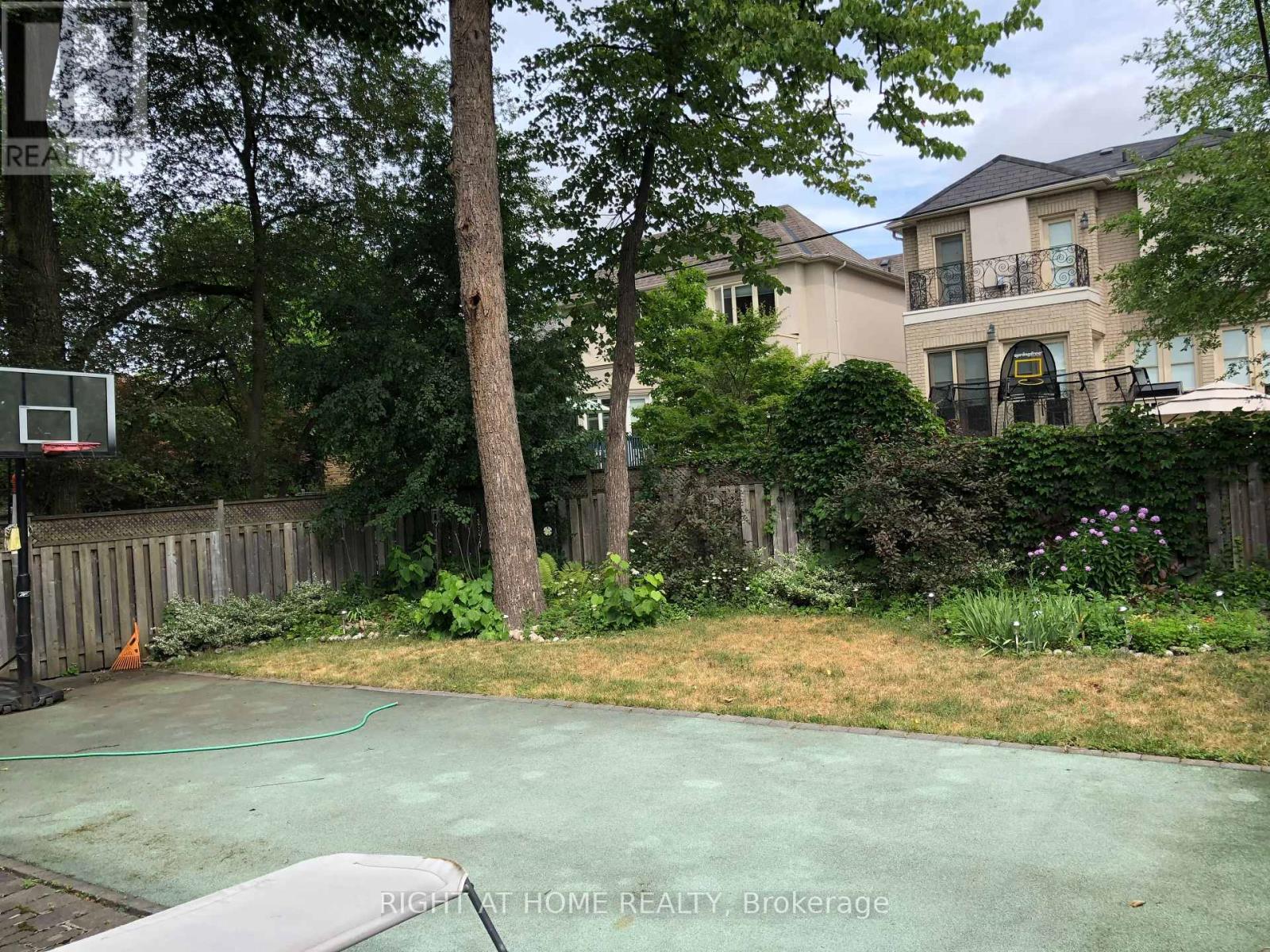 468 Douglas Avenue, Toronto, Ontario  M5M 1H5 - Photo 19 - C12425499