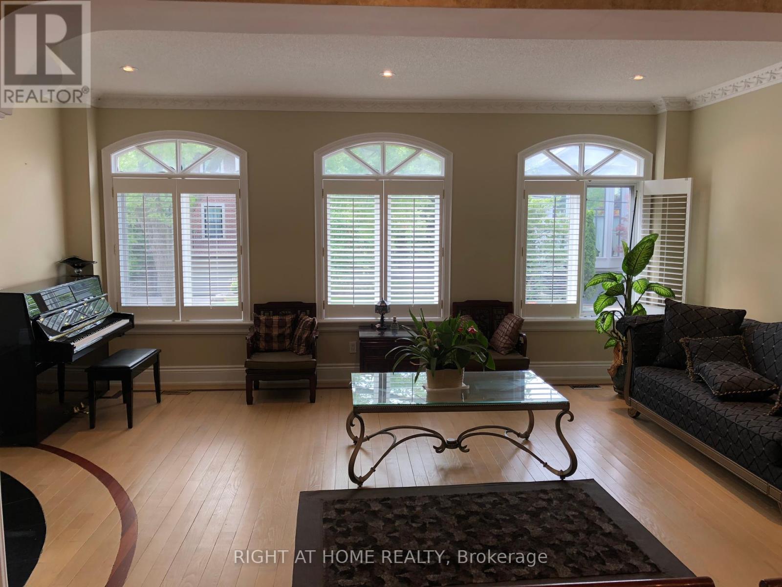468 Douglas Avenue, Toronto, Ontario  M5M 1H5 - Photo 2 - C12425499