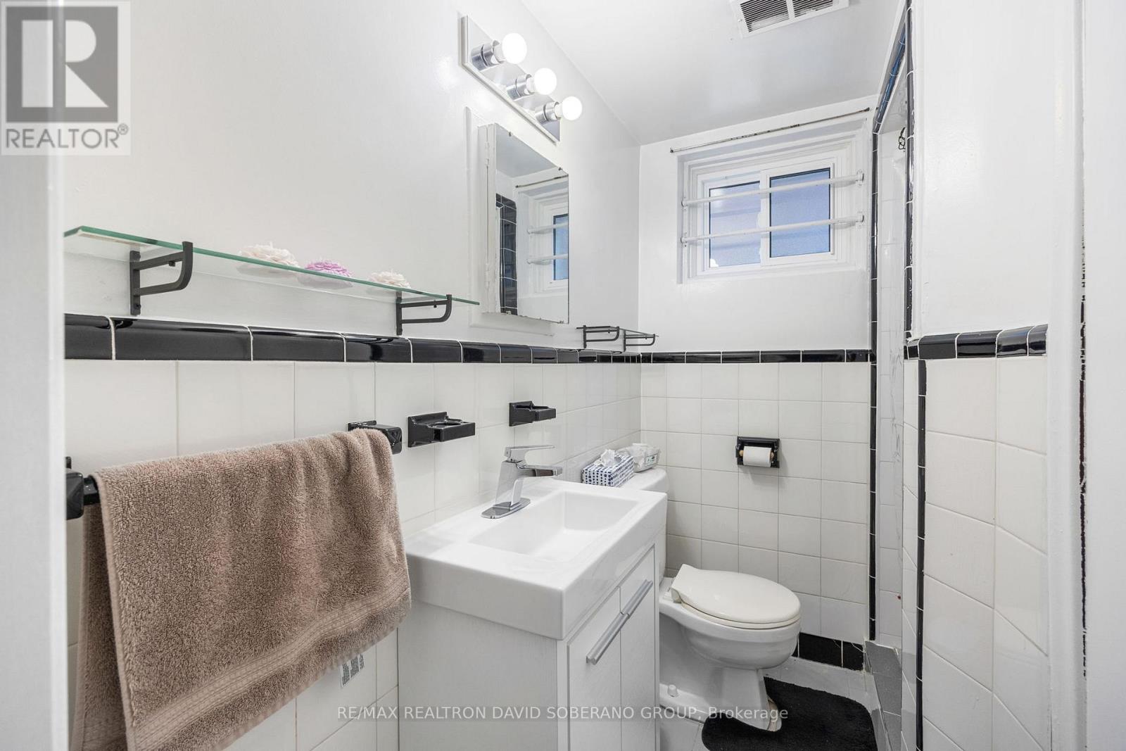 122 Collinson Boulevard, Toronto, Ontario  M3H 3C7 - Photo 24 - C12425521