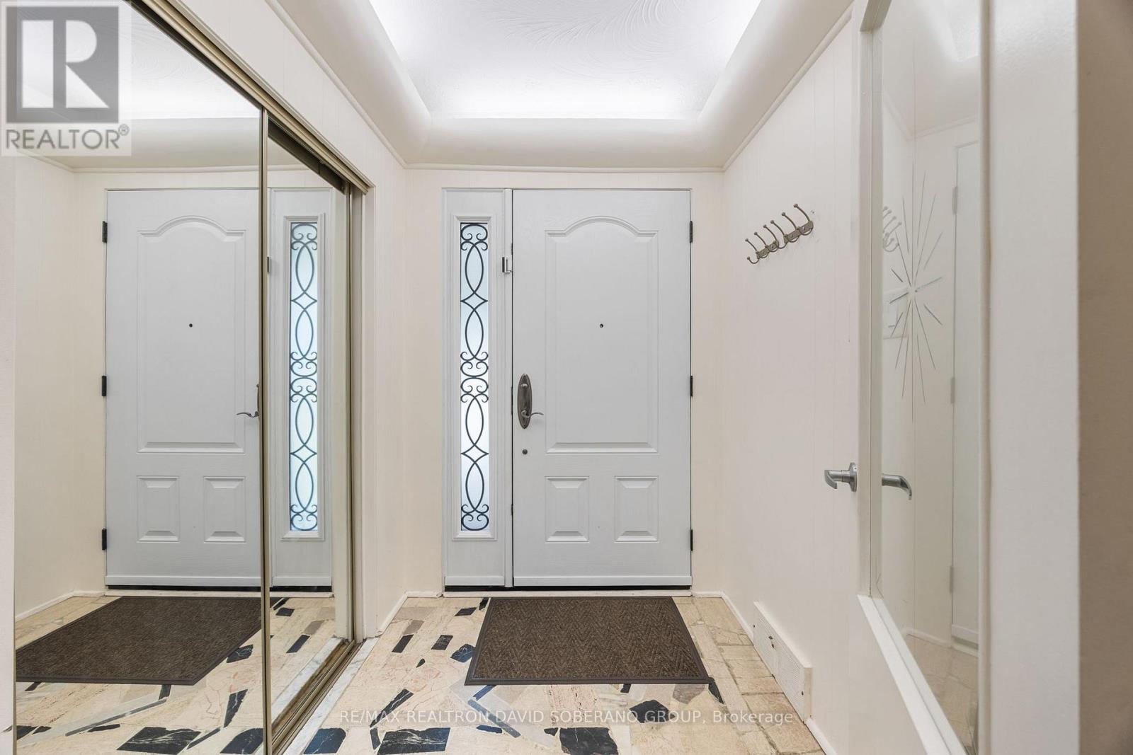 122 Collinson Boulevard, Toronto, Ontario  M3H 3C7 - Photo 4 - C12425521