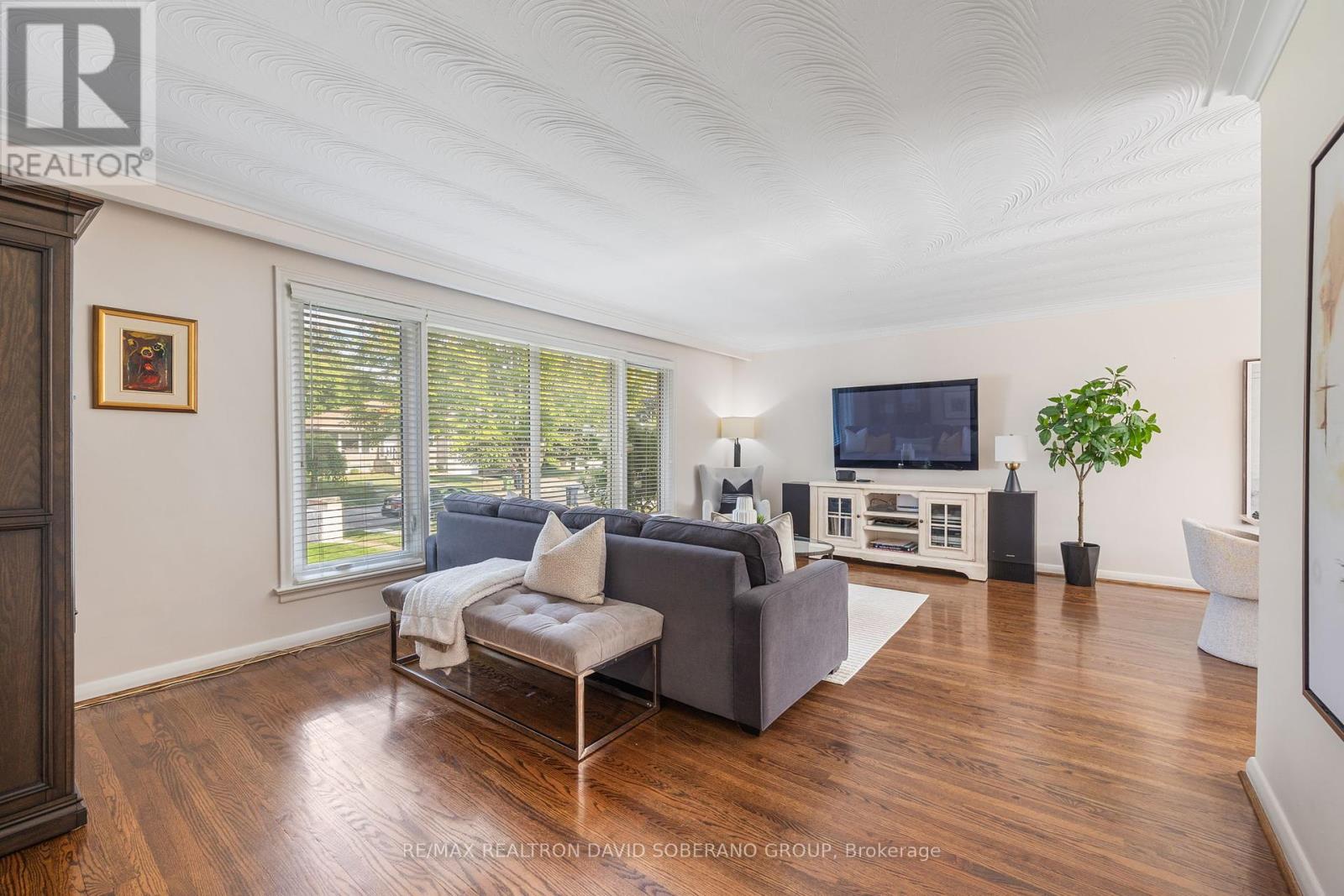 122 Collinson Boulevard, Toronto, Ontario  M3H 3C7 - Photo 5 - C12425521