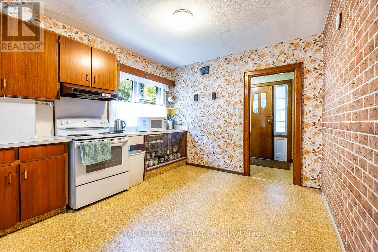 39 Kelsonia Avenue, Toronto, Ontario  M1M 1B2 - Photo 7 - E12425482