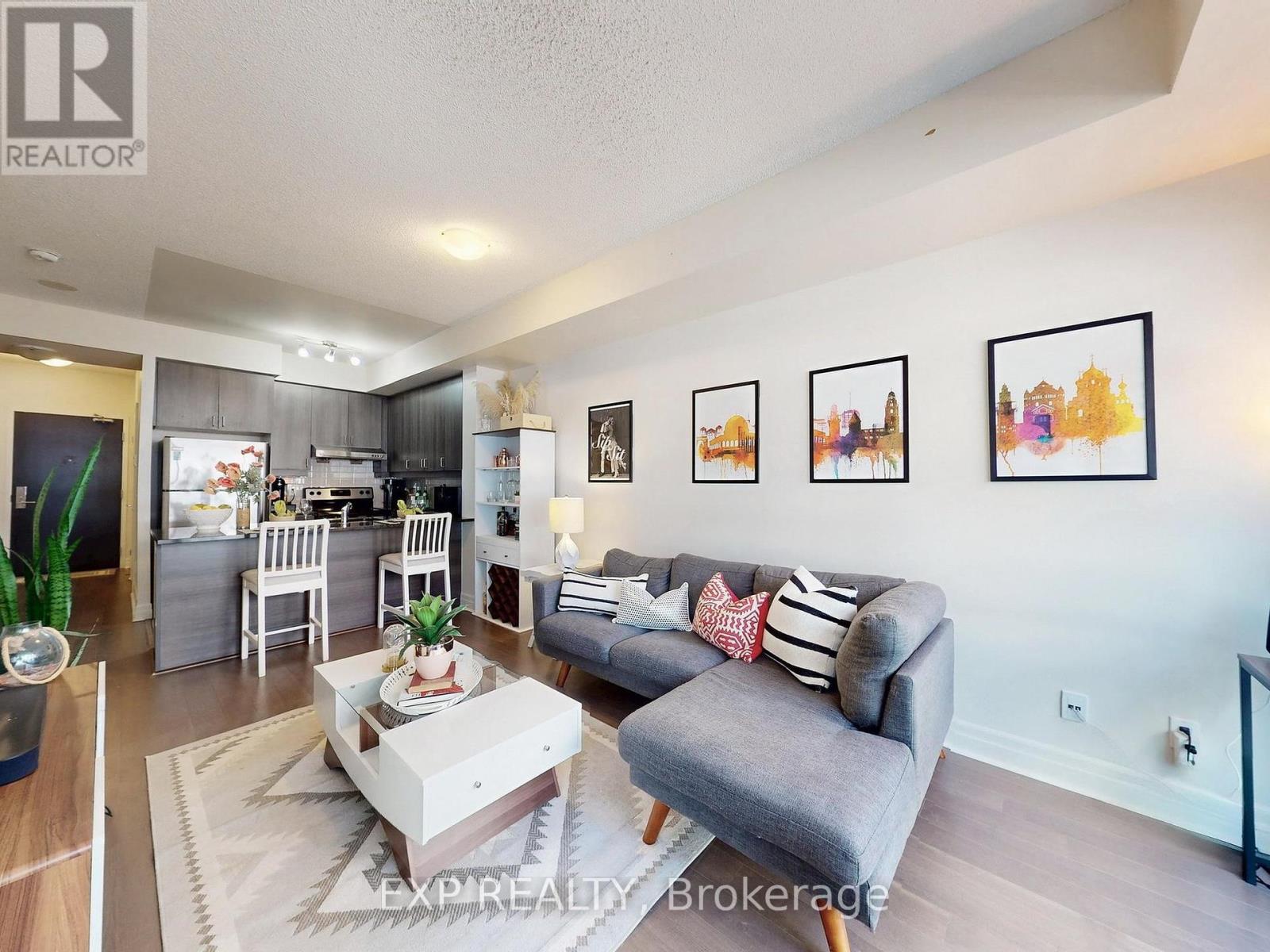 312 - 8130 Birchmount Road, Markham, Ontario  L6G 0E4 - Photo 2 - N12425501