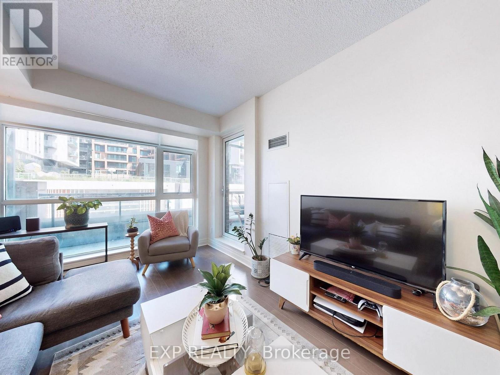312 - 8130 Birchmount Road, Markham, Ontario  L6G 0E4 - Photo 4 - N12425501