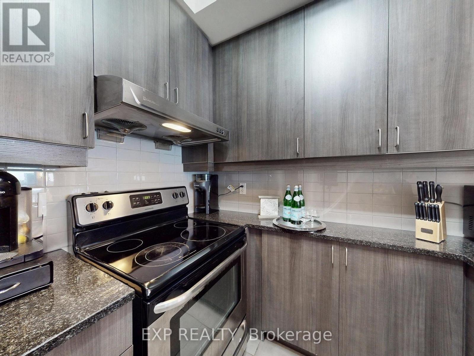 312 - 8130 Birchmount Road, Markham, Ontario  L6G 0E4 - Photo 7 - N12425501