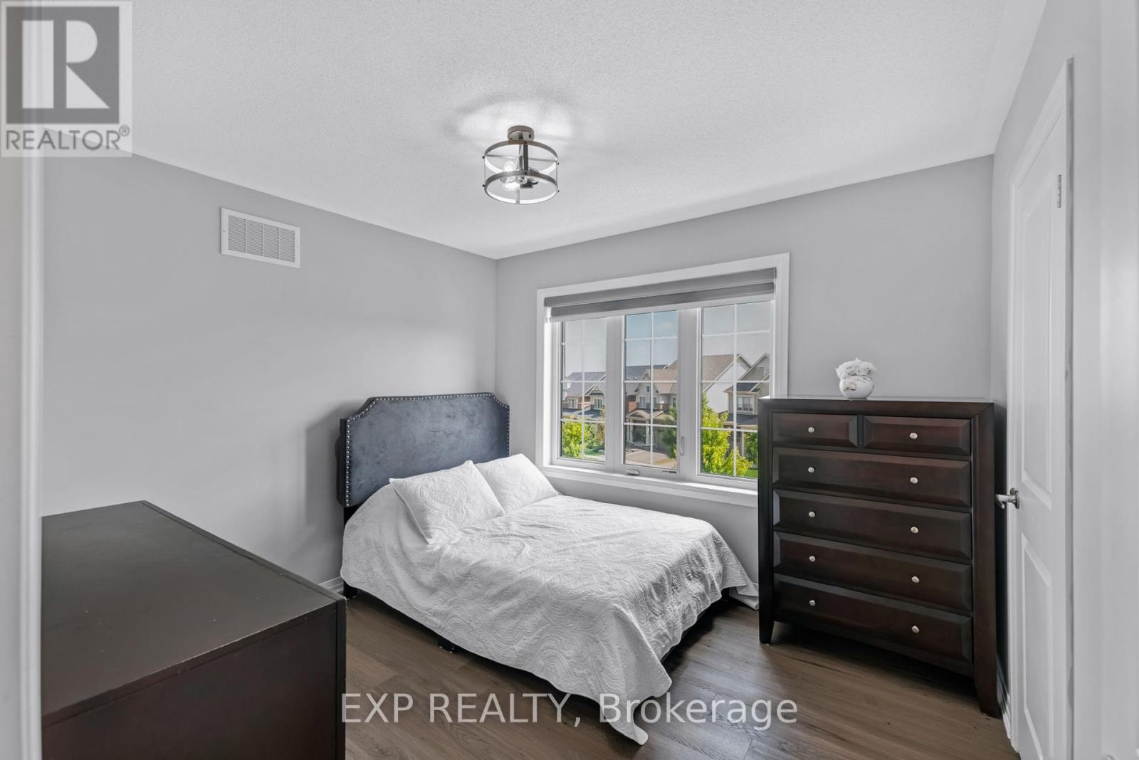 10 Stych Street, New Tecumseth, Ontario  L0G 1W0 - Photo 27 - N12425529