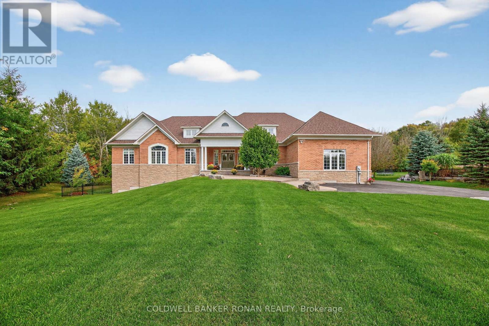 60 UNDERHILL COURT, Essa, Ontario