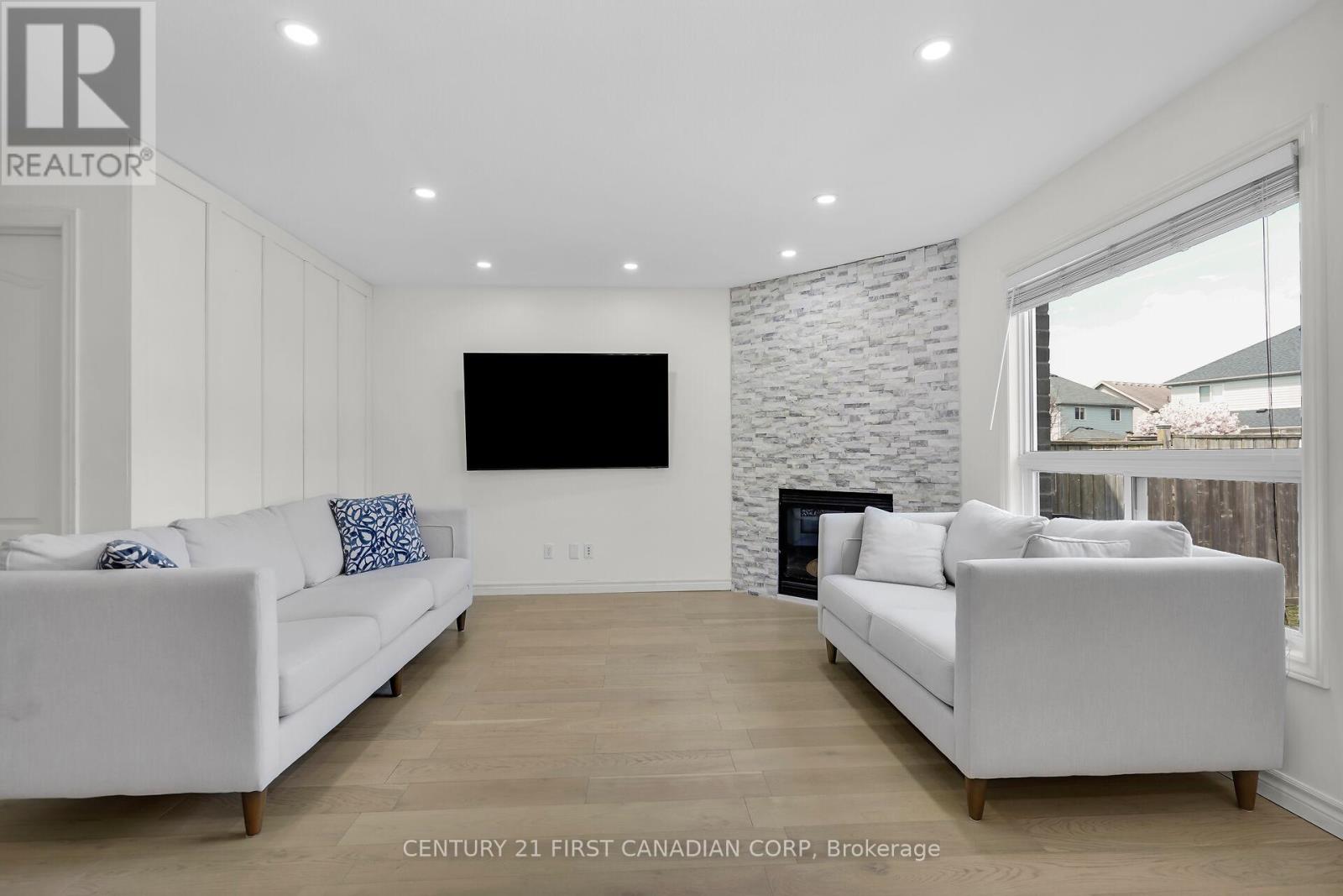 1190 Smither Road, London North, Ontario  N6G 5R8 - Photo 8 - X12425582