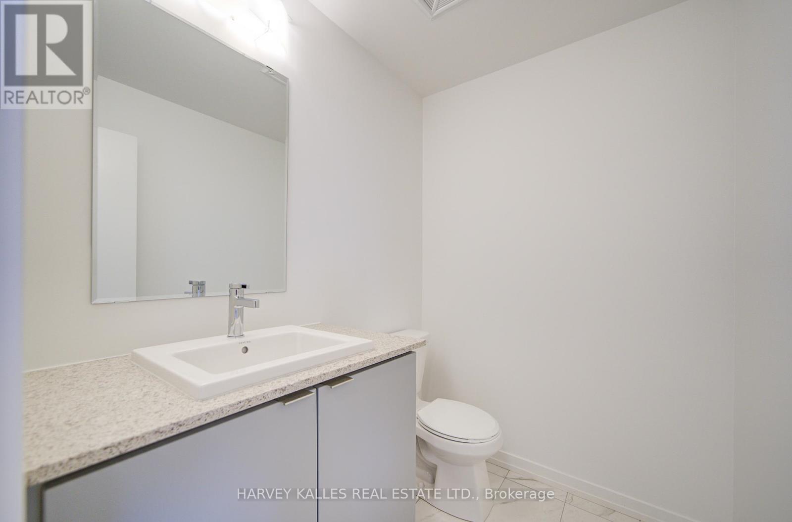 Unit 12 - 12-14 Lytham Green Circle, Newmarket, Ontario  L3Y 0H3 - Photo 19 - N12424966