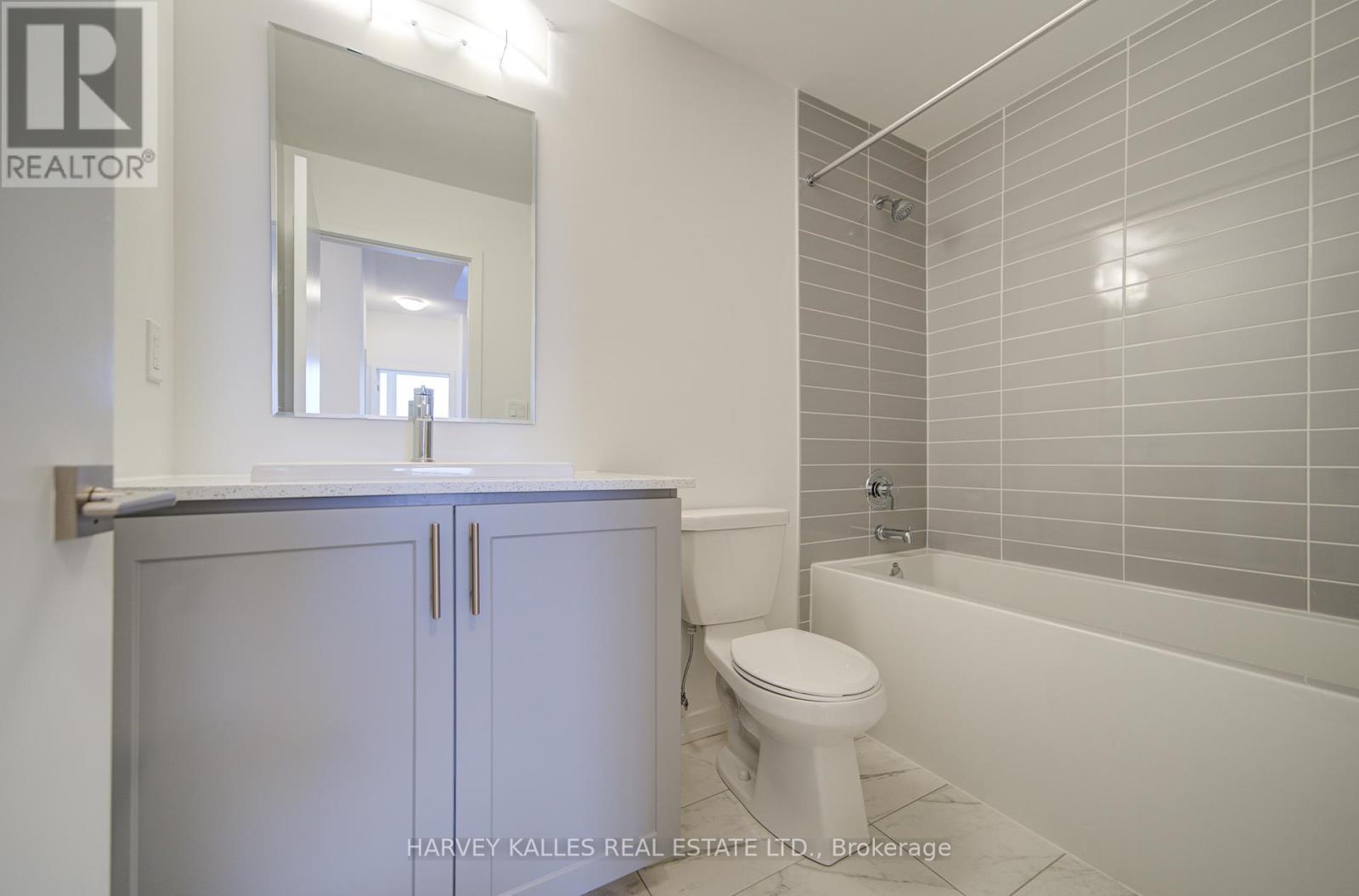 Unit 12 - 12-14 Lytham Green Circle, Newmarket, Ontario  L3Y 0H3 - Photo 23 - N12424966