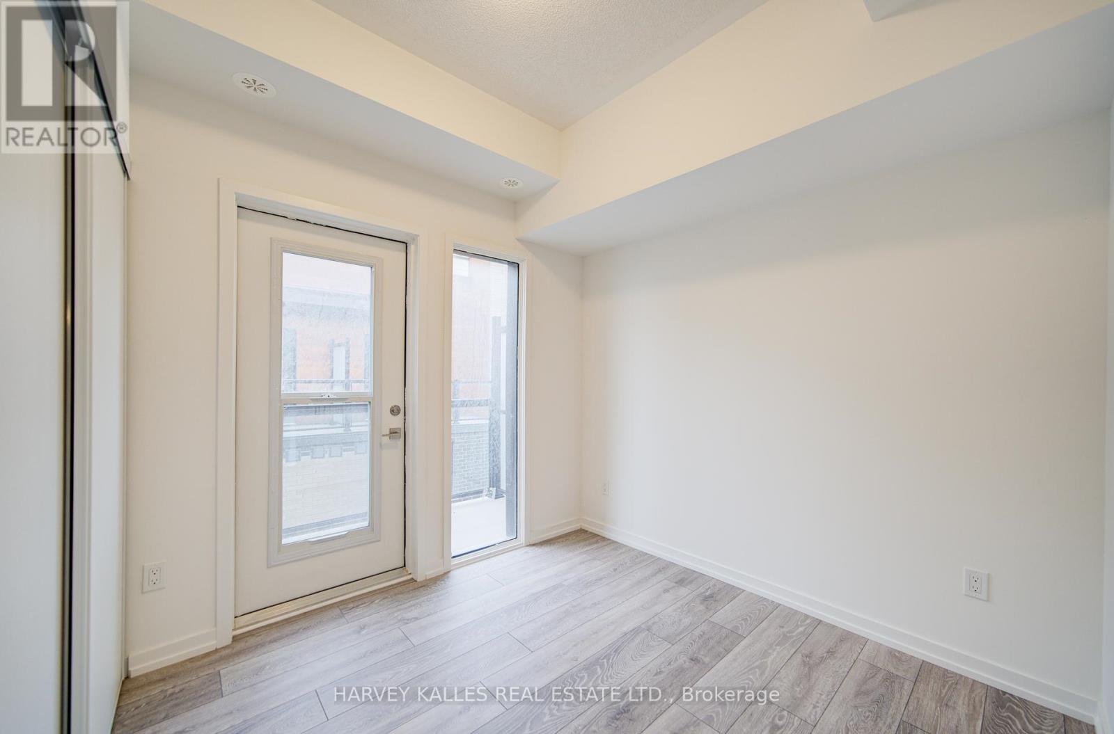 Unit 12 - 12-14 Lytham Green Circle, Newmarket, Ontario  L3Y 0H3 - Photo 24 - N12424966