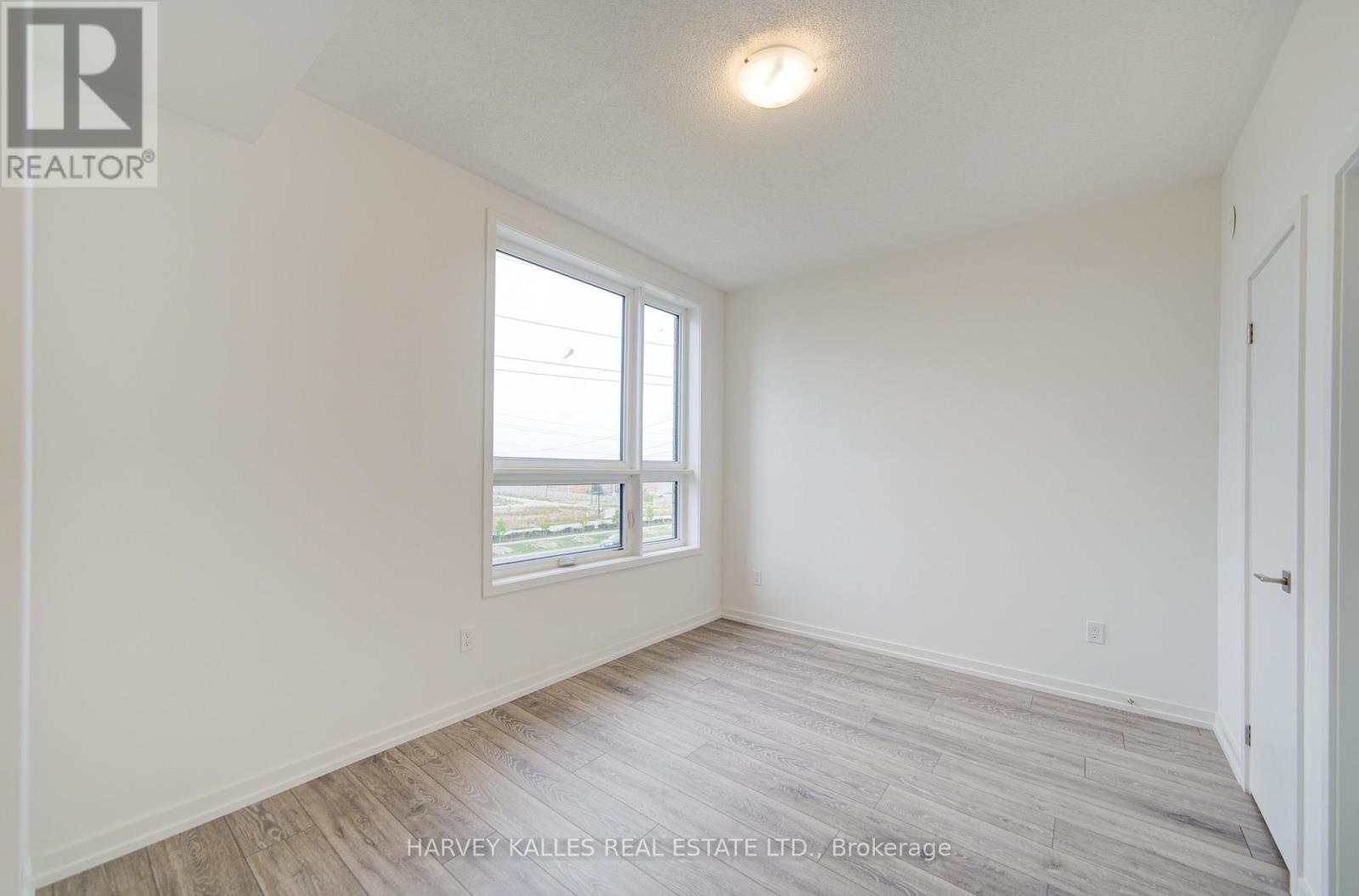 Unit 12 - 12-14 Lytham Green Circle, Newmarket, Ontario  L3Y 0H3 - Photo 26 - N12424966