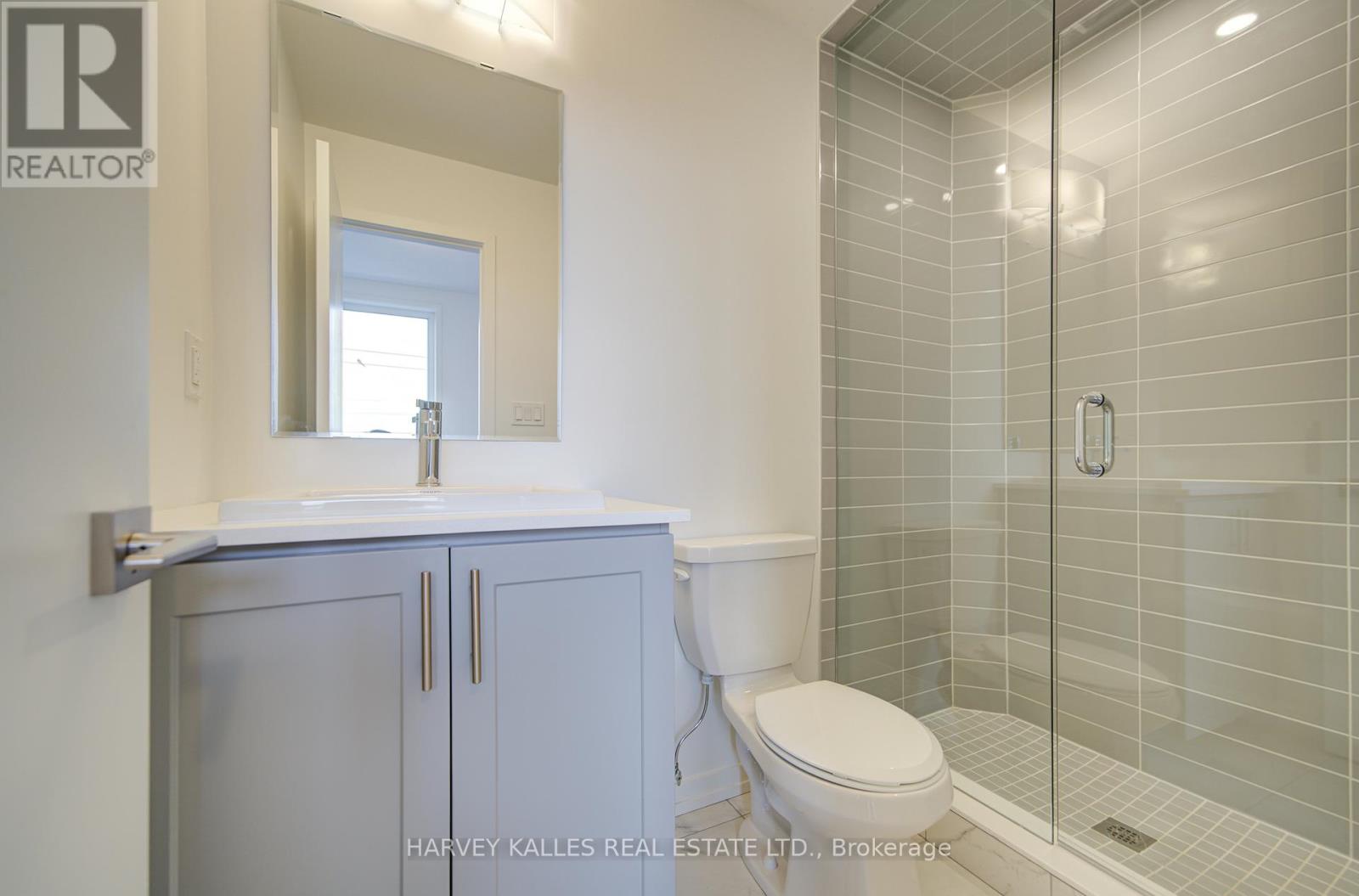 Unit 12 - 12-14 Lytham Green Circle, Newmarket, Ontario  L3Y 0H3 - Photo 31 - N12424966