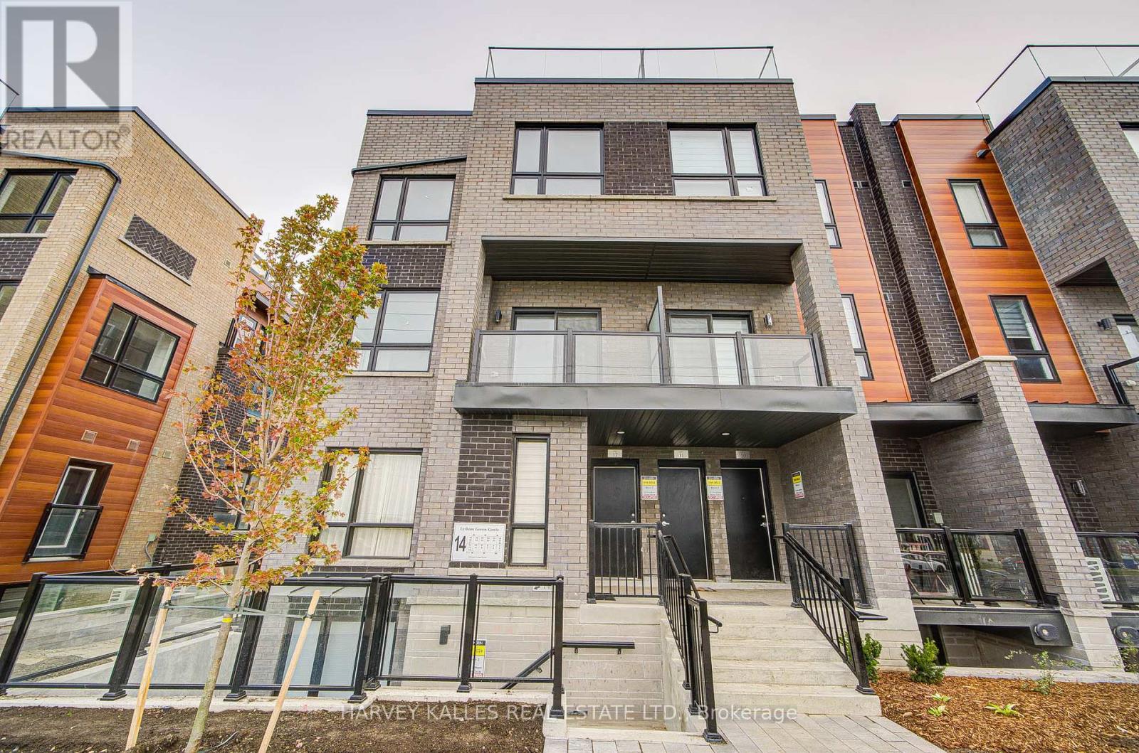 Unit 12 - 12-14 Lytham Green Circle, Newmarket, Ontario  L3Y 0H3 - Photo 3 - N12424966