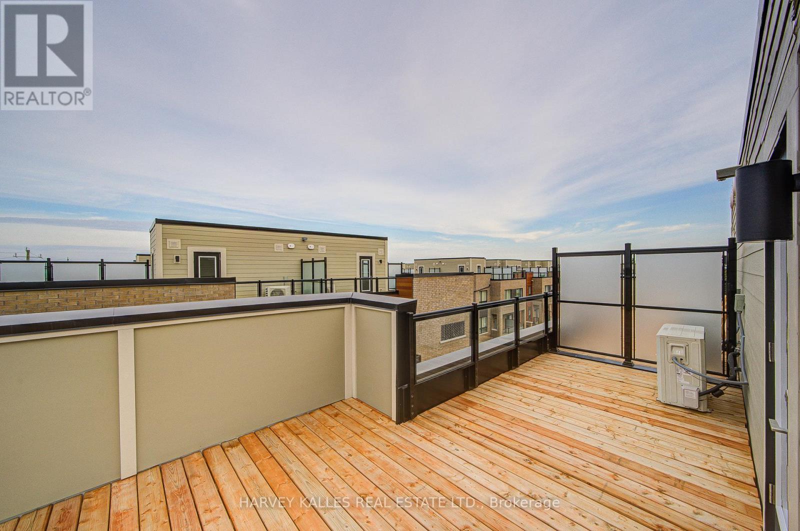 Unit 12 - 12-14 Lytham Green Circle, Newmarket, Ontario  L3Y 0H3 - Photo 37 - N12424966