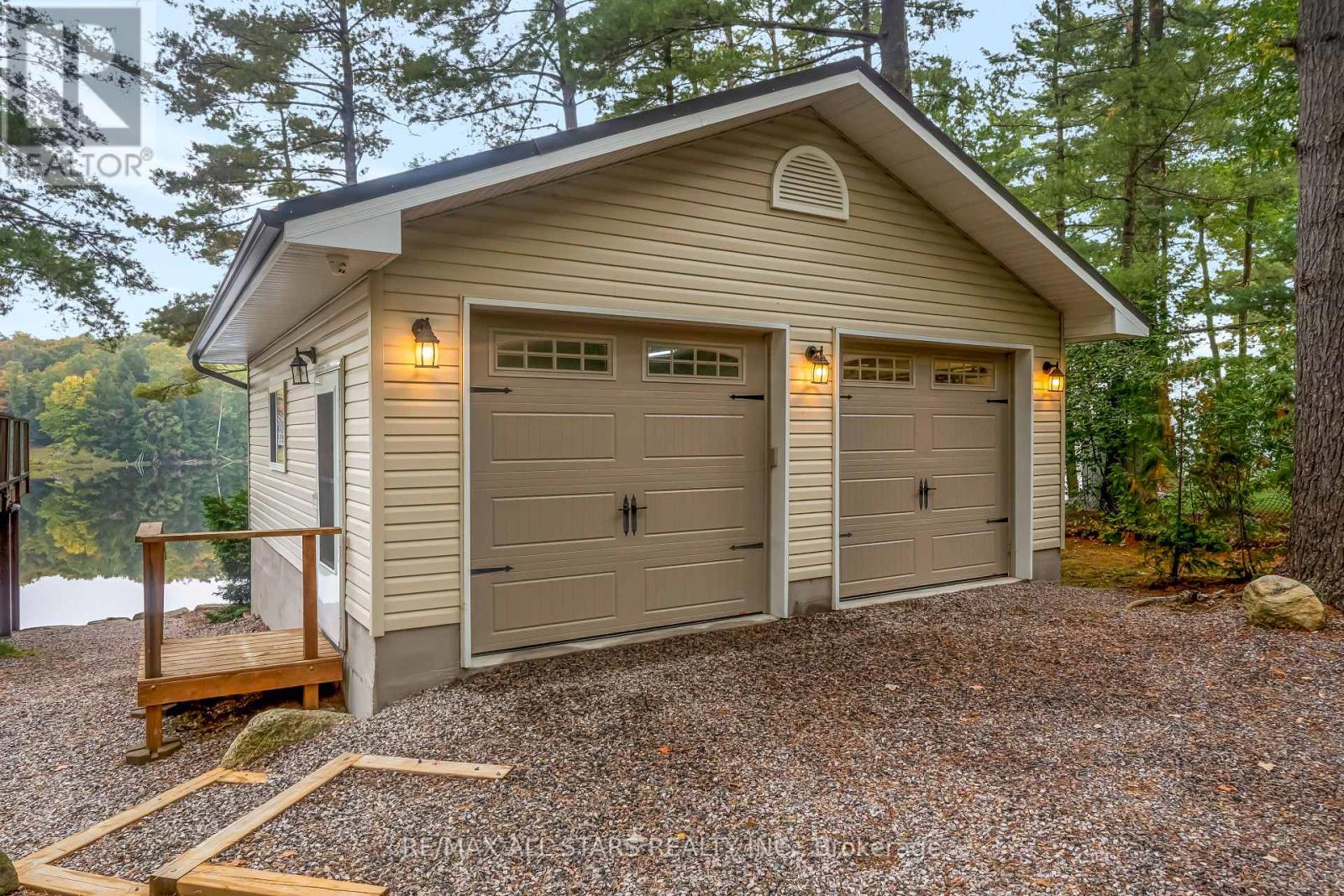 Cottage #9 - 1006 Youngs Road, Muskoka Lakes, Ontario  P0B 1J0 - Photo 10 - X12425585