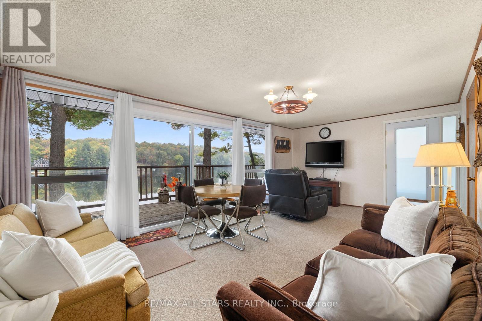 Cottage #9 - 1006 Youngs Road, Muskoka Lakes, Ontario  P0B 1J0 - Photo 19 - X12425585