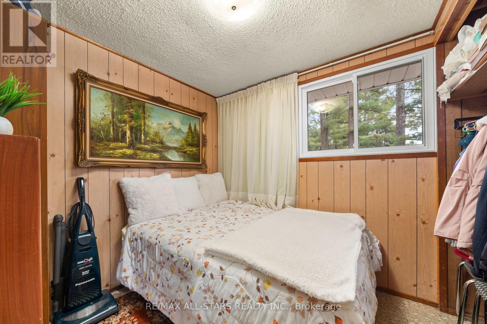Cottage #9 - 1006 Youngs Road, Muskoka Lakes, Ontario  P0B 1J0 - Photo 27 - X12425585