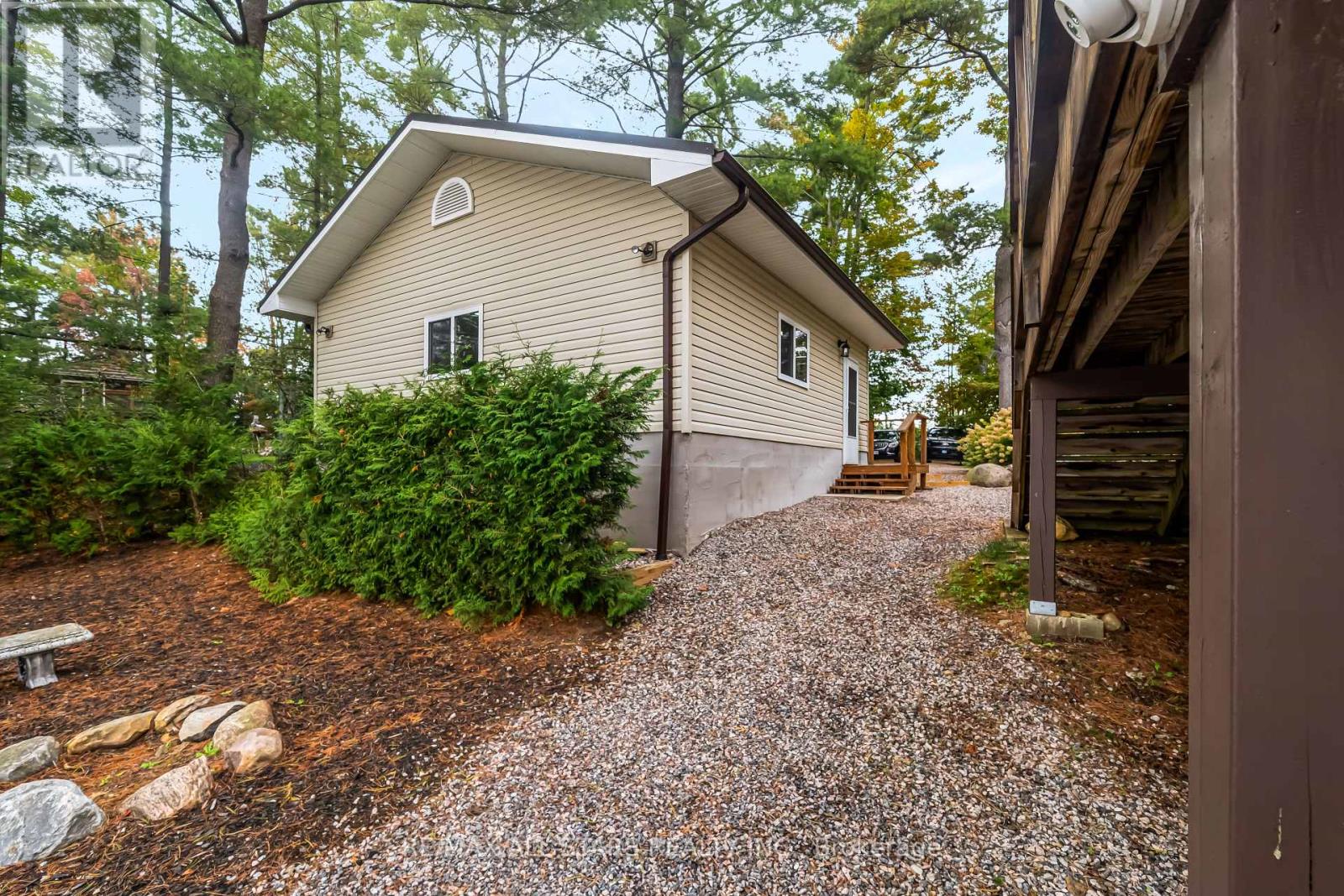 Cottage #9 - 1006 Youngs Road, Muskoka Lakes, Ontario  P0B 1J0 - Photo 42 - X12425585