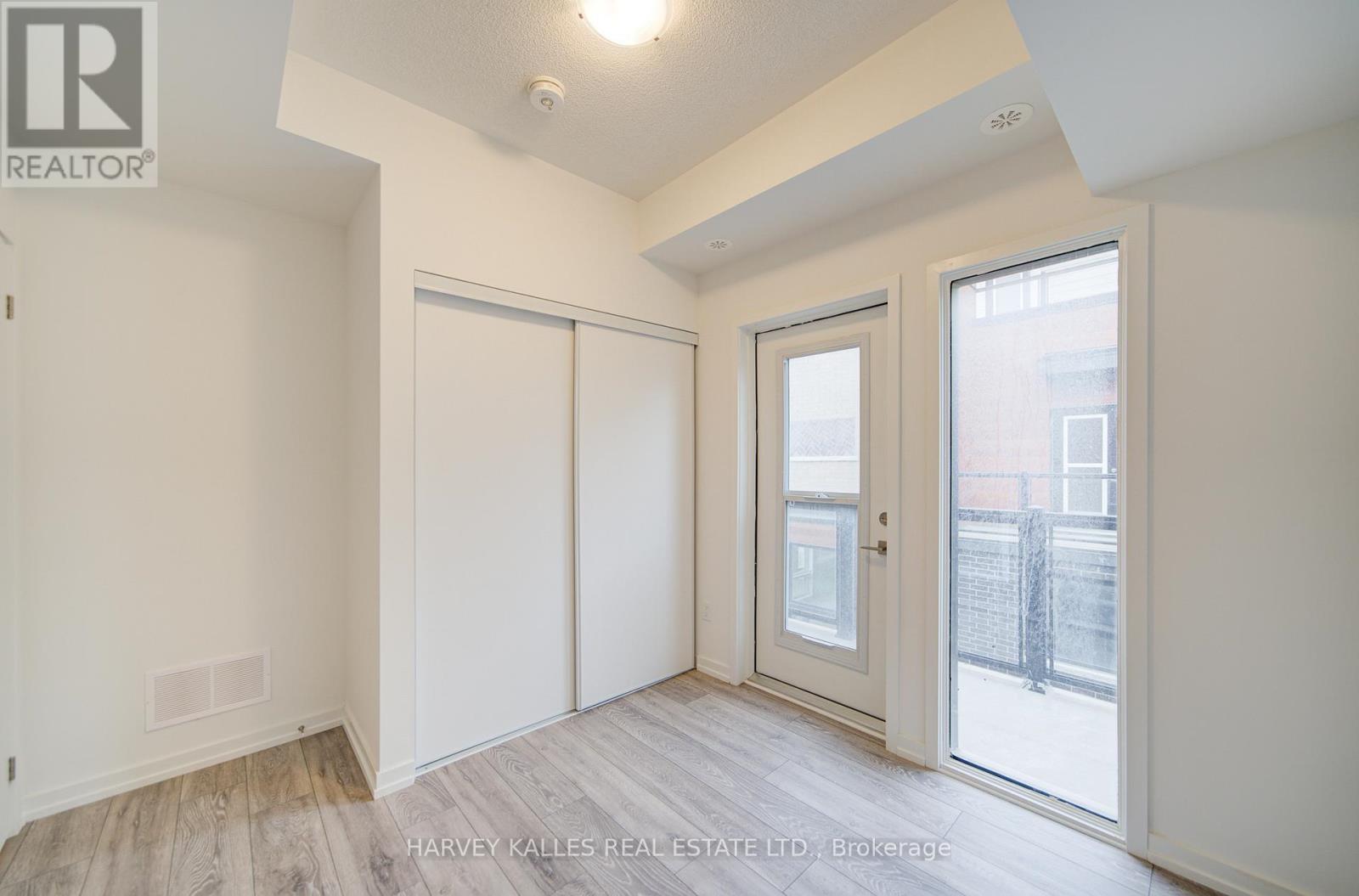 Unit 12 - 12-14 Lytham Green Circle, Newmarket, Ontario  L3Y 0H3 - Photo 25 - N12424966