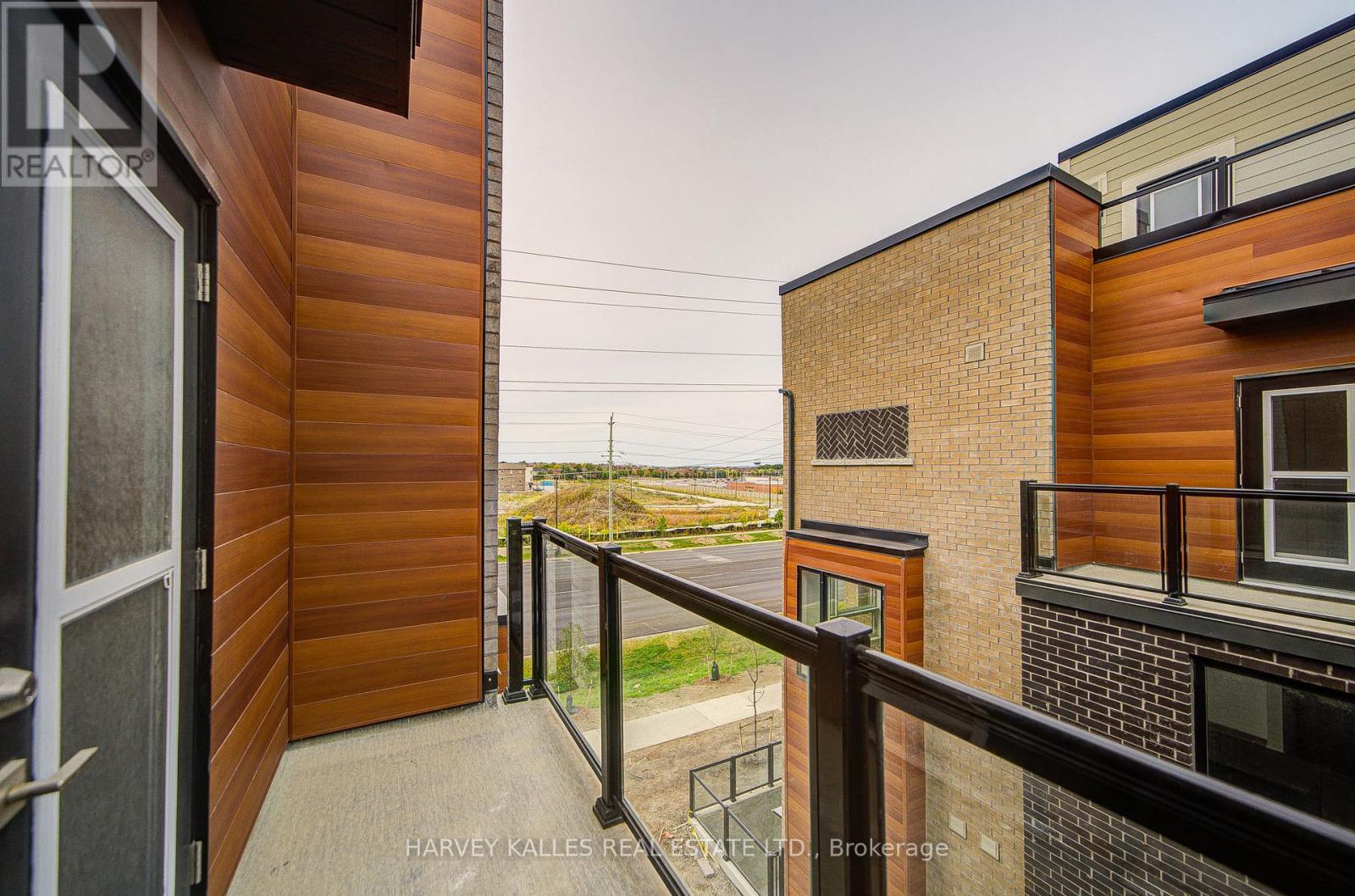 Unit 12 - 12-14 Lytham Green Circle, Newmarket, Ontario  L3Y 0H3 - Photo 27 - N12424966