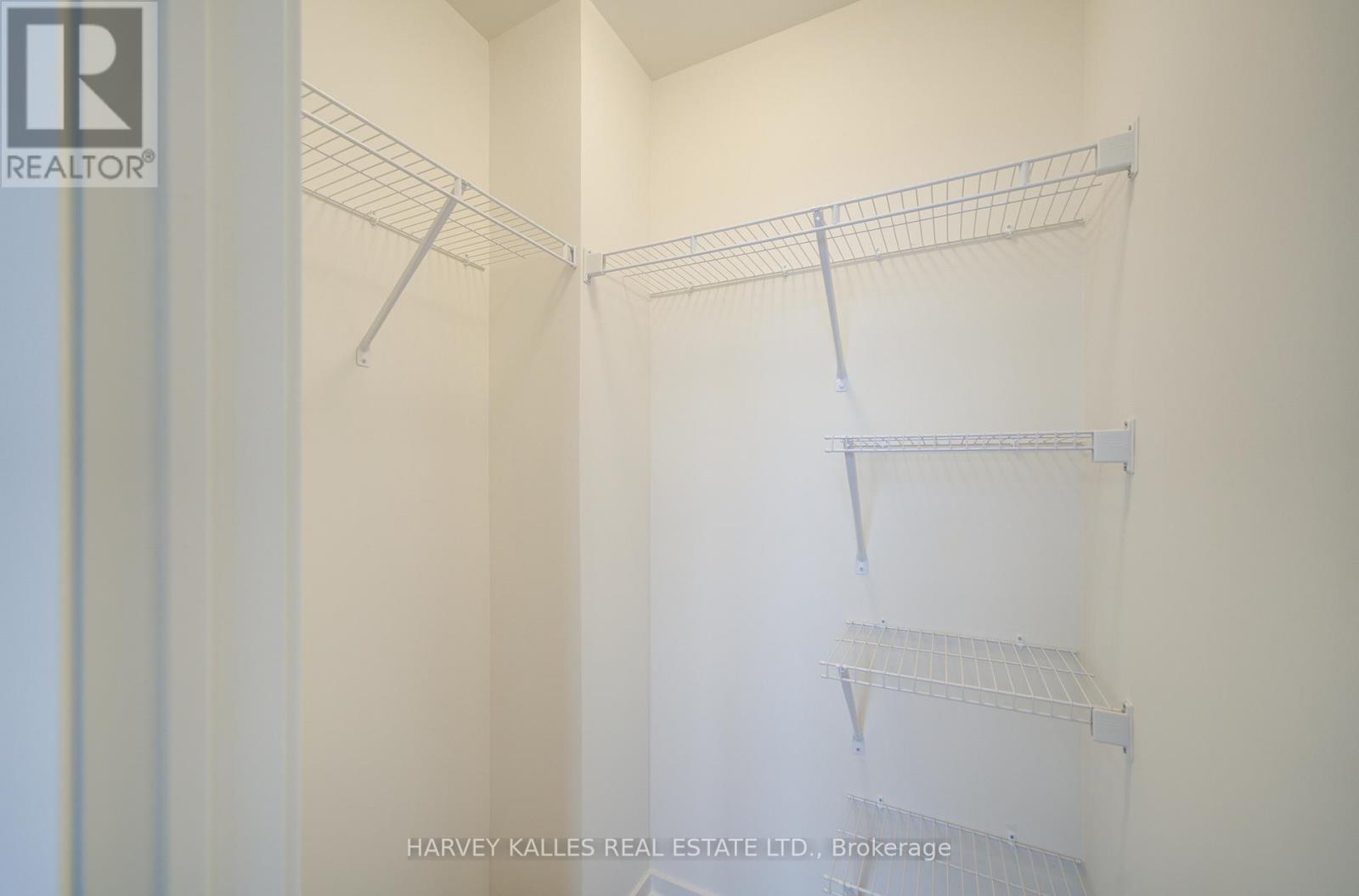 Unit 12 - 12-14 Lytham Green Circle, Newmarket, Ontario  L3Y 0H3 - Photo 30 - N12424966