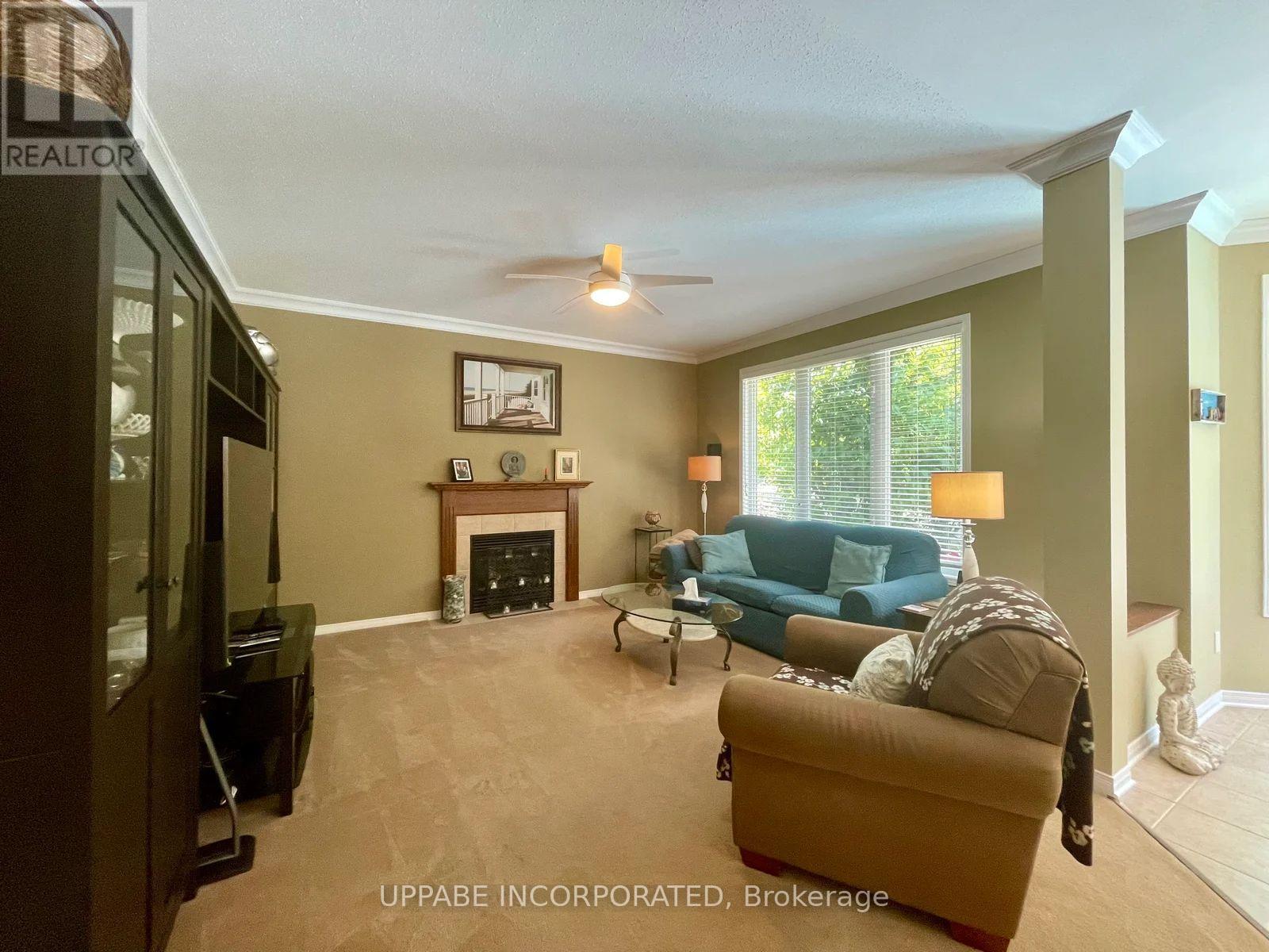 49 Baywood Drive, Ottawa, Ontario  K2S 2H7 - Photo 2 - X12419978