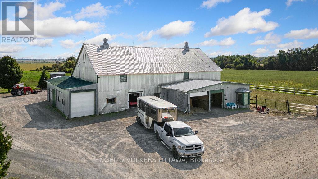 12420 Ormond Road, North Dundas, Ontario  K0C 2K0 - Photo 30 - X12425578