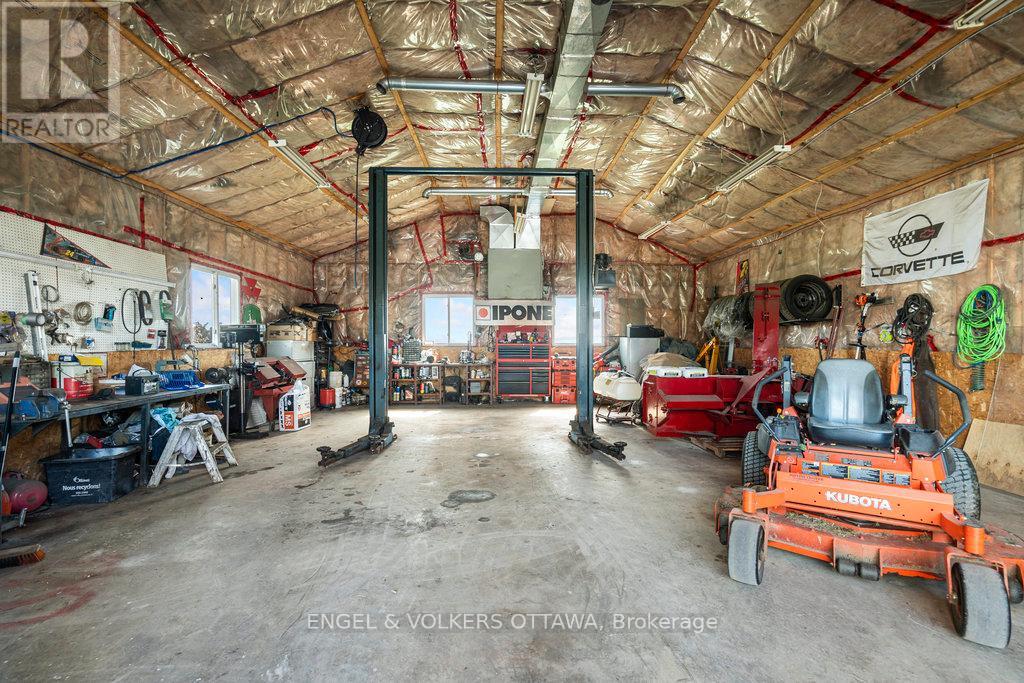 12420 Ormond Road, North Dundas, Ontario  K0C 2K0 - Photo 41 - X12425578