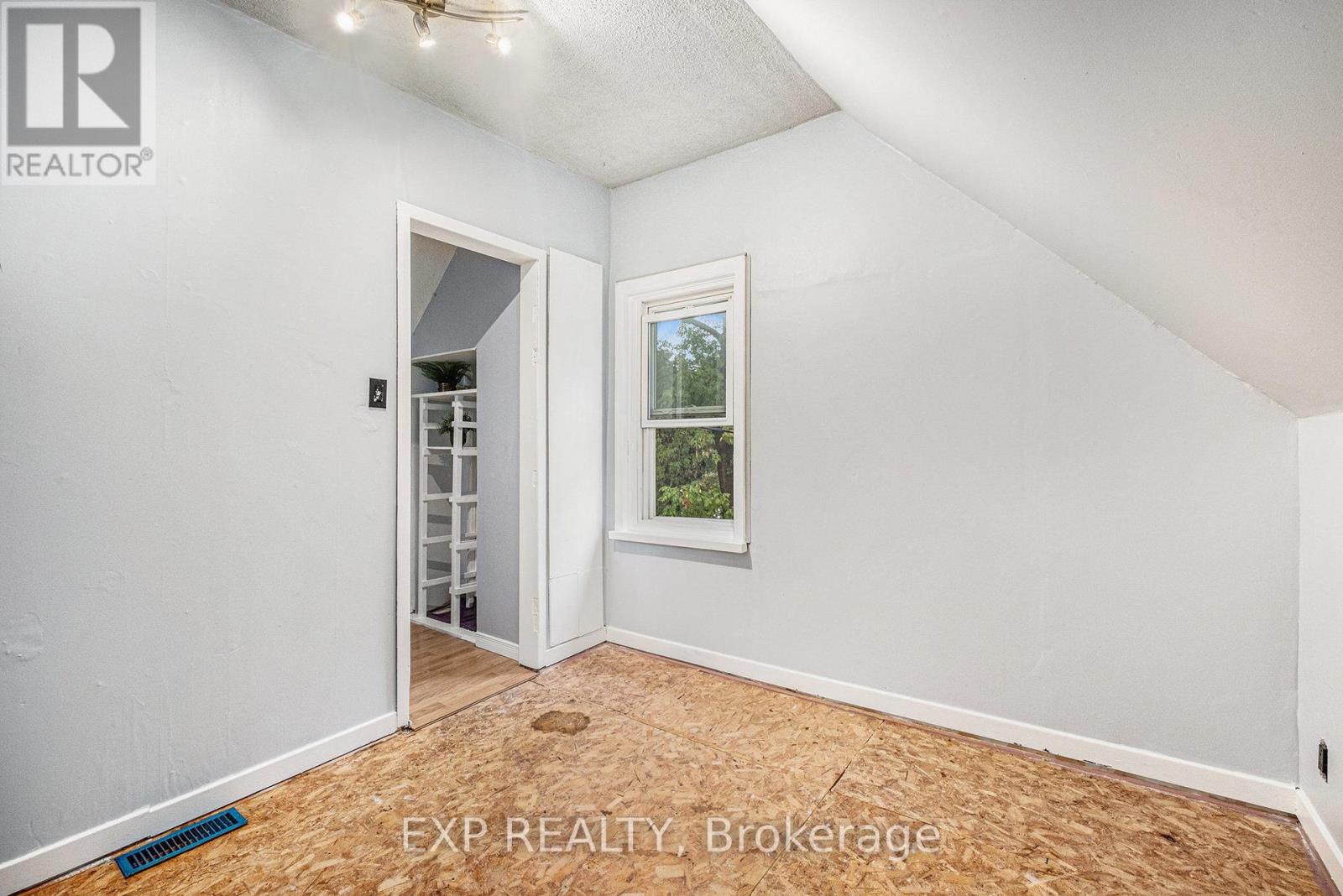 115 Nelson Street E, Carleton Place, Ontario  K7C 1A3 - Photo 11 - X12425595