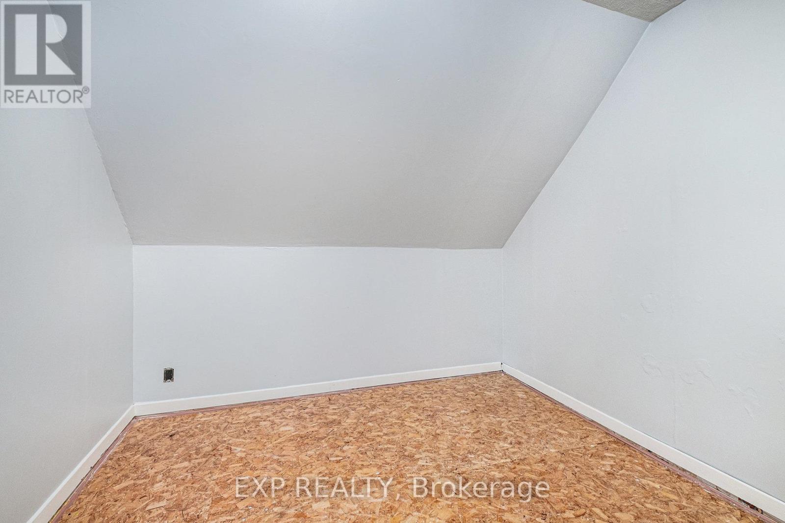 115 Nelson Street E, Carleton Place, Ontario  K7C 1A3 - Photo 12 - X12425595