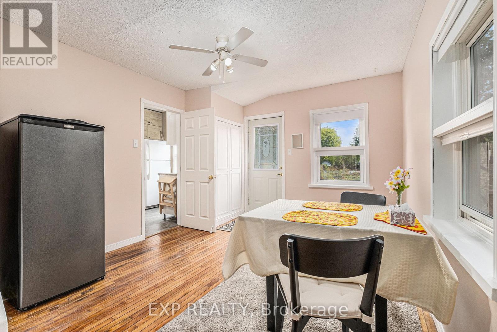 115 Nelson Street E, Carleton Place, Ontario  K7C 1A3 - Photo 6 - X12425595