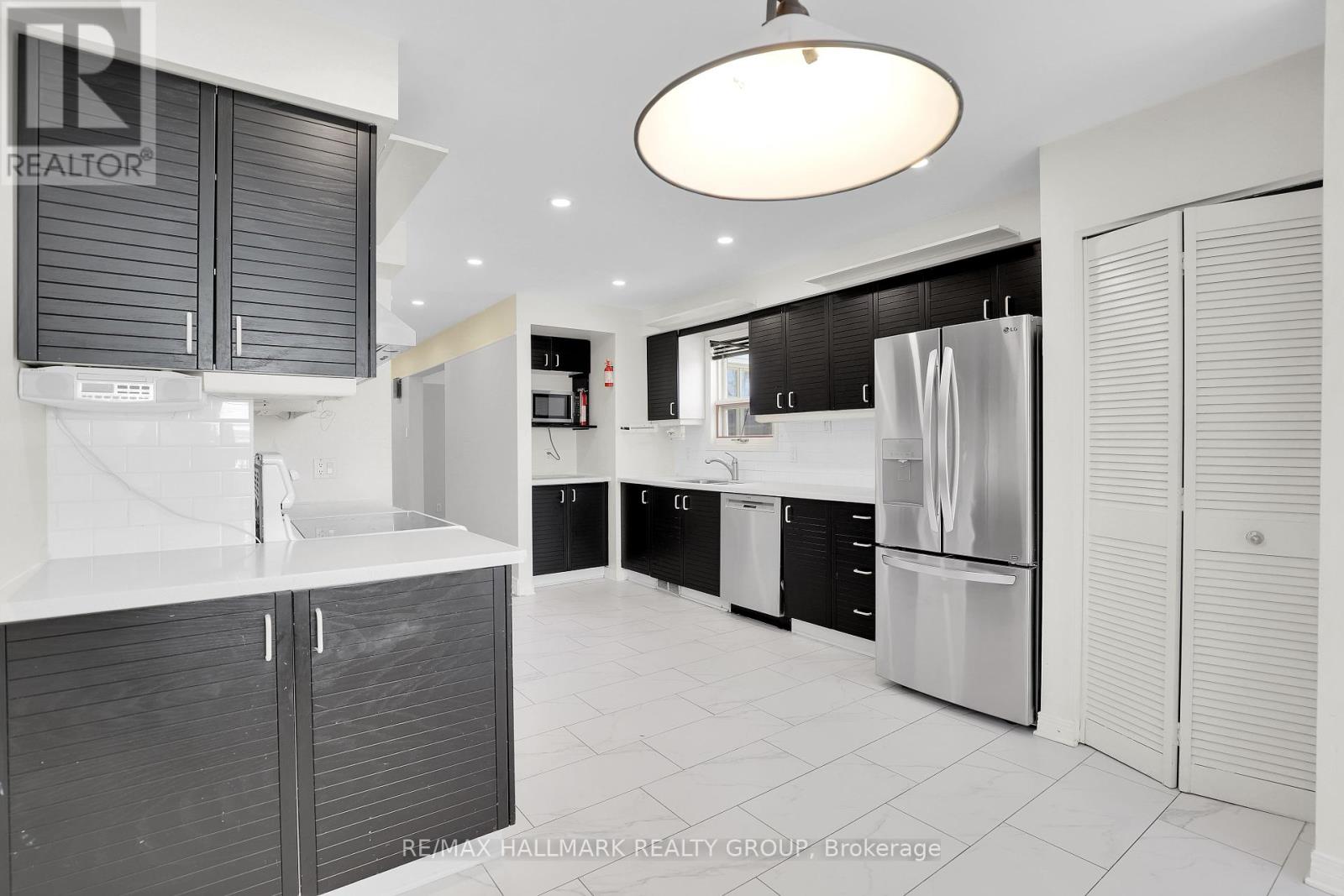 303 Sherwood Drive, Ottawa, Ontario  K1Y 3W7 - Photo 11 - X12425602