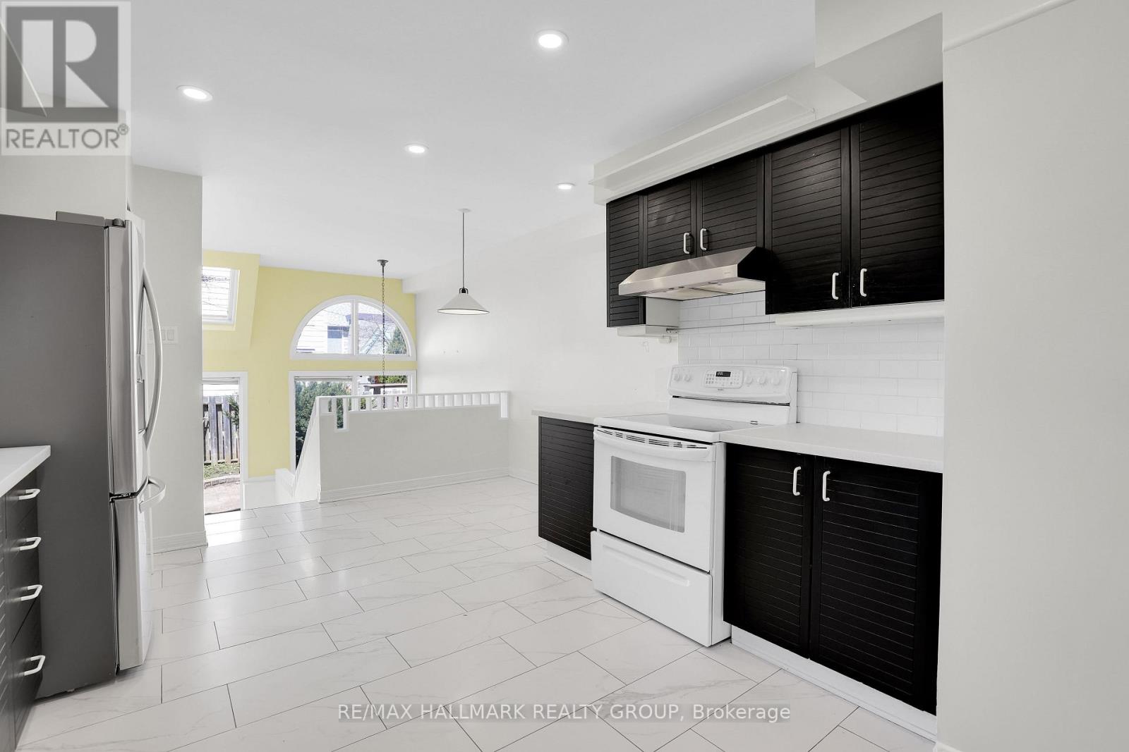 303 Sherwood Drive, Ottawa, Ontario  K1Y 3W7 - Photo 12 - X12425602