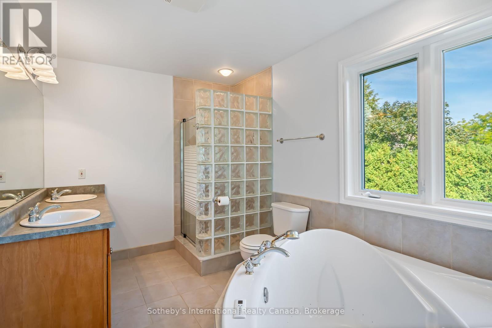 3121 Glenbrook Drive, Lincoln, Ontario  L0R 2C0 - Photo 23 - X12425568