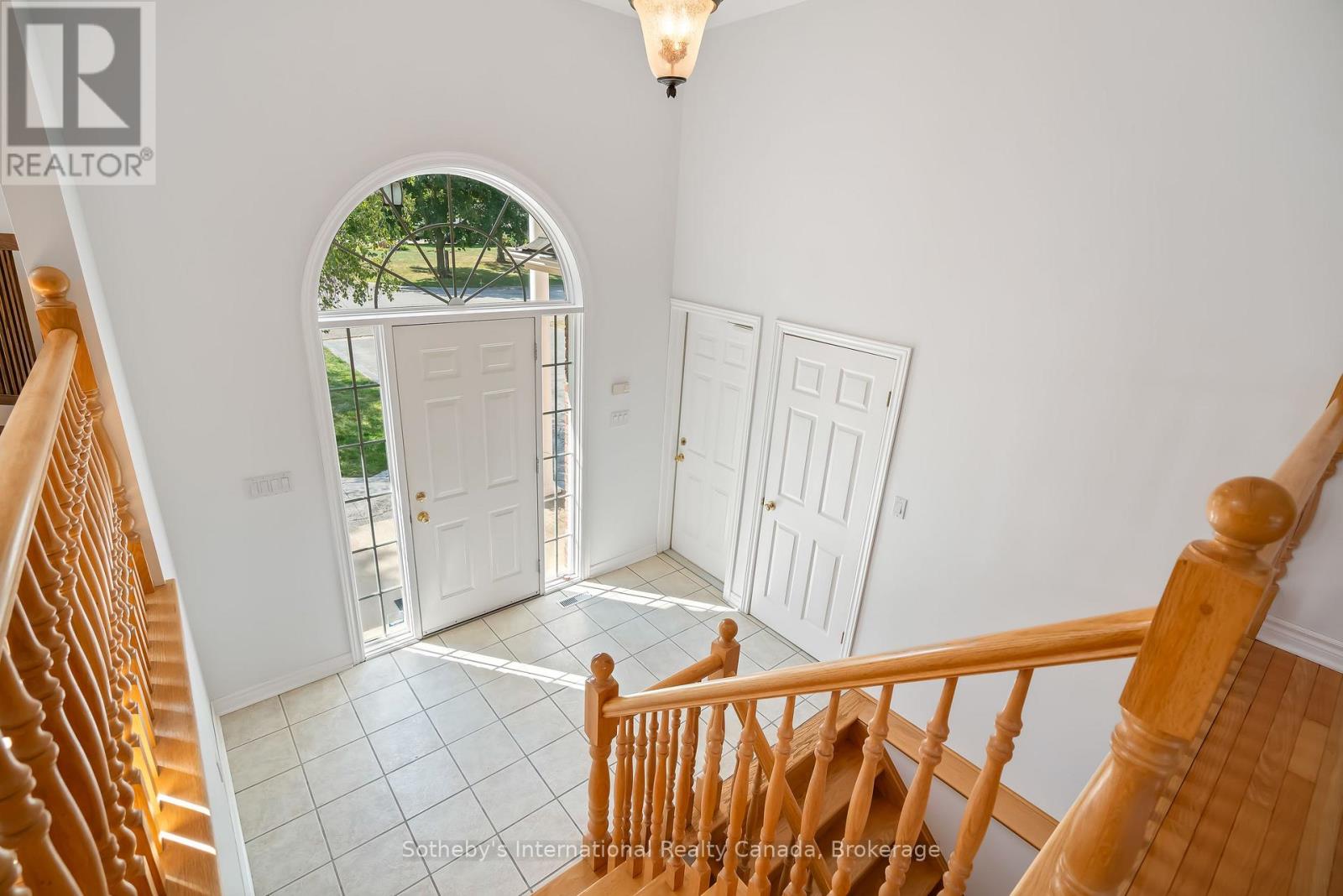 3121 Glenbrook Drive, Lincoln, Ontario  L0R 2C0 - Photo 5 - X12425568