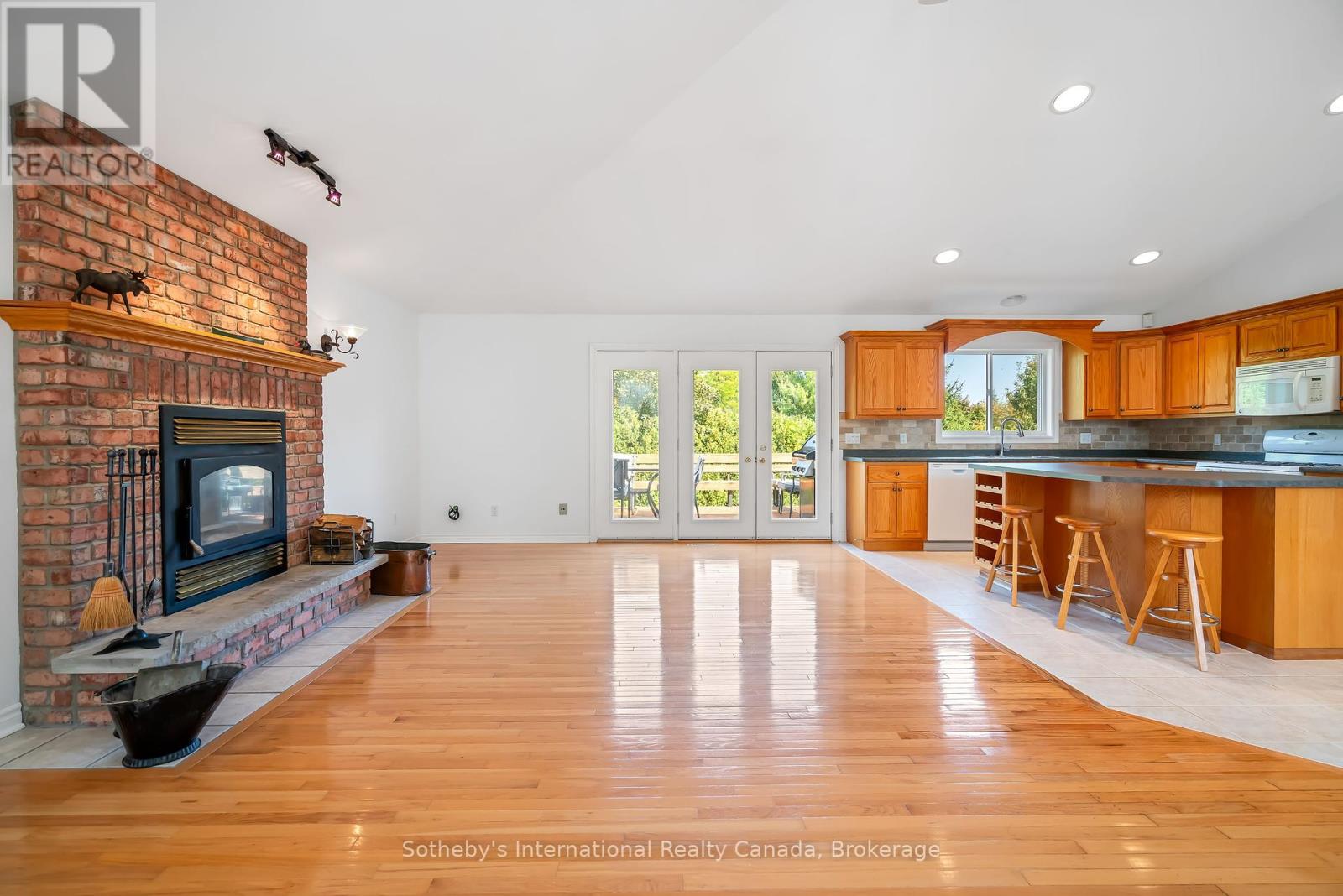 3121 Glenbrook Drive, Lincoln, Ontario  L0R 2C0 - Photo 6 - X12425568