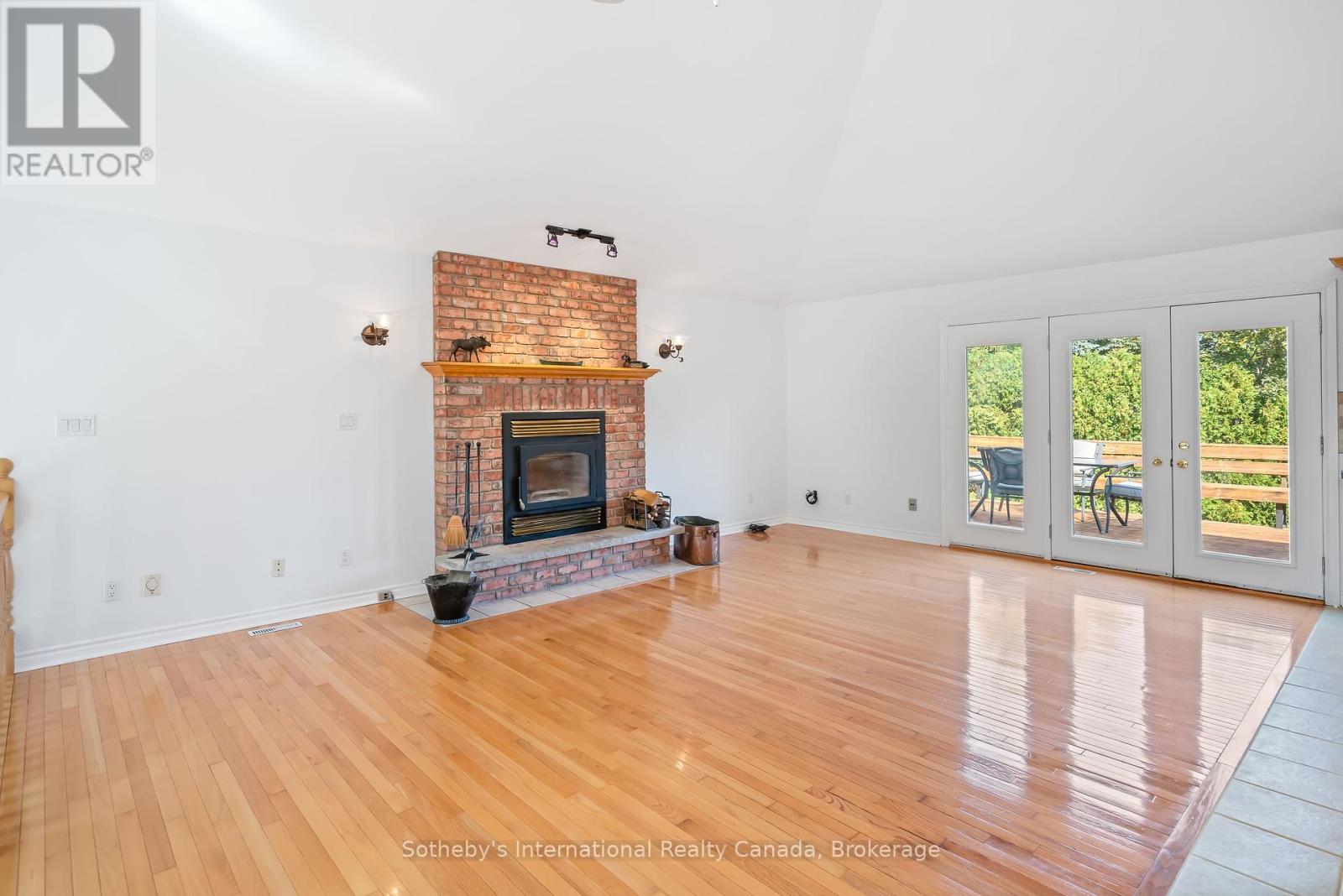 3121 Glenbrook Drive, Lincoln, Ontario  L0R 2C0 - Photo 8 - X12425568