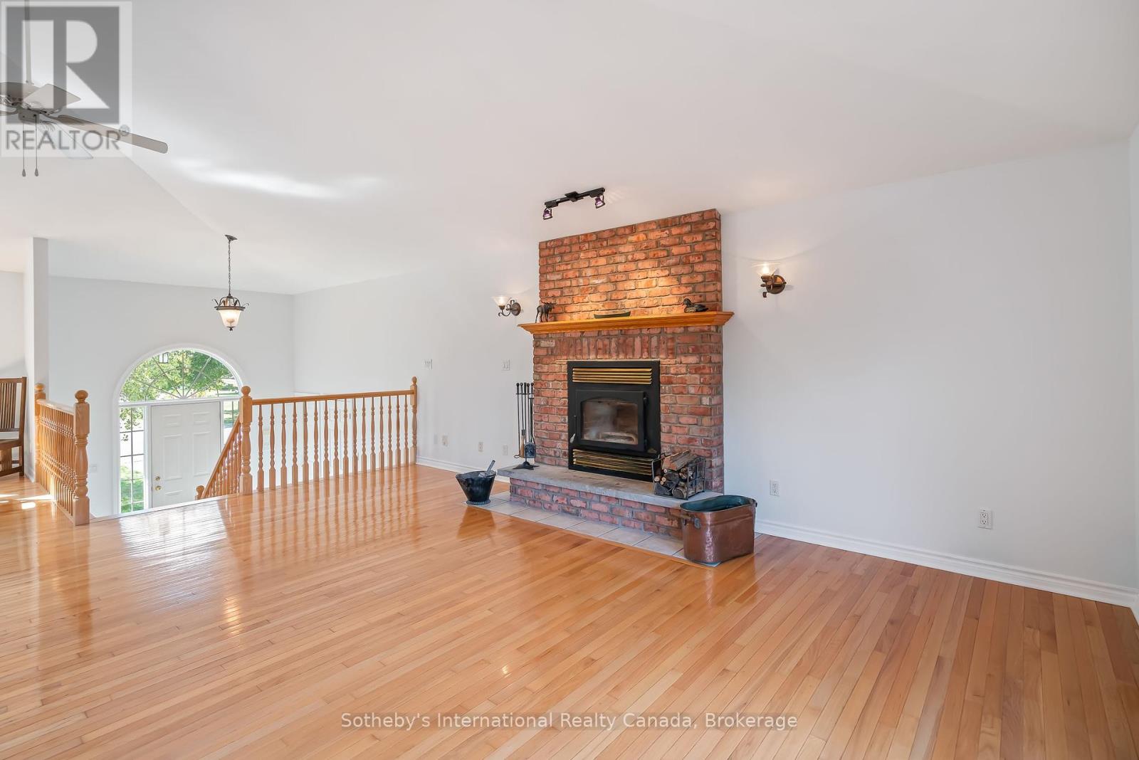 3121 Glenbrook Drive, Lincoln, Ontario  L0R 2C0 - Photo 9 - X12425568
