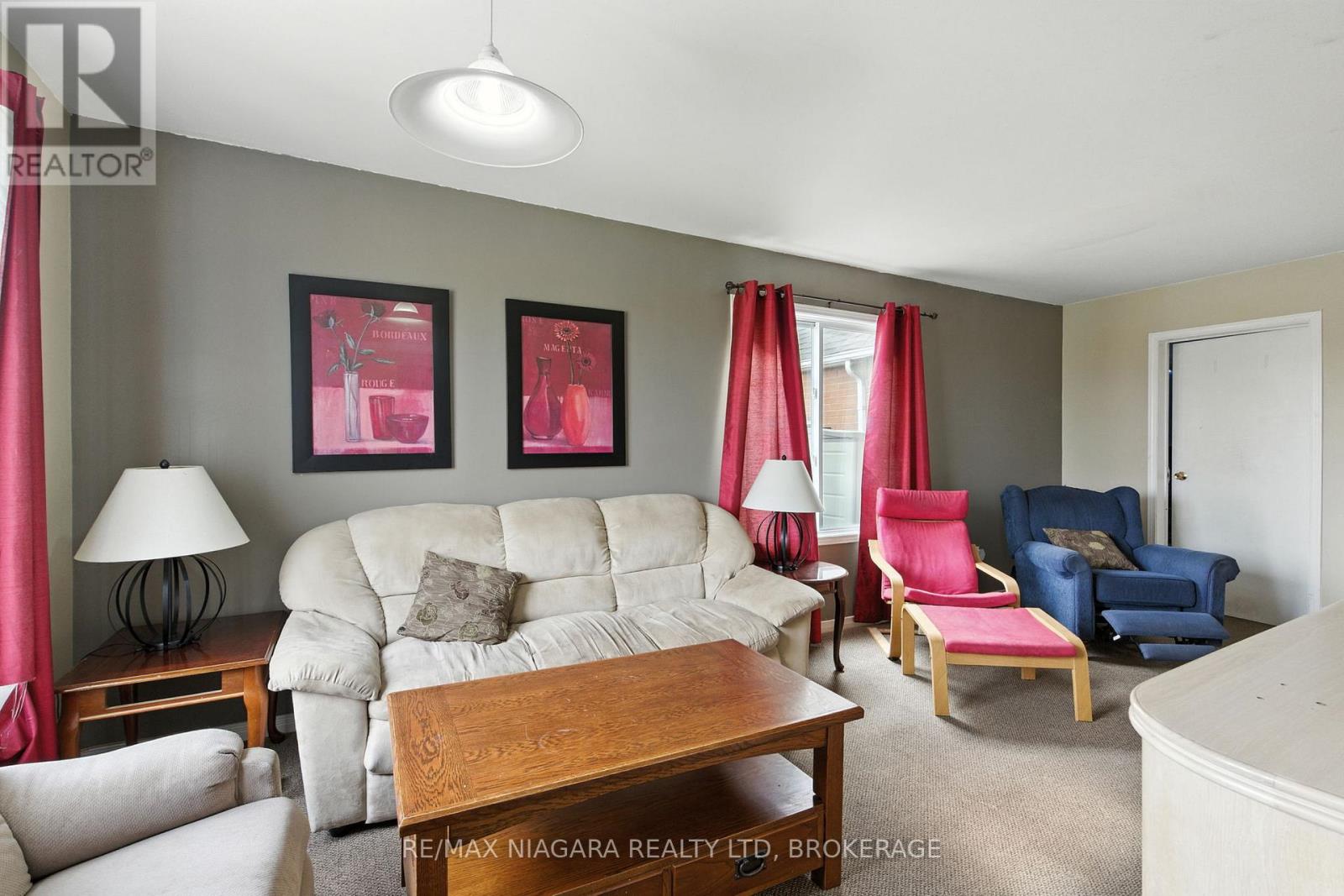 127 Devine Crescent, Thorold (Confederation Heights), Ontario  L2V 5A5 - Photo 13 - X12425561