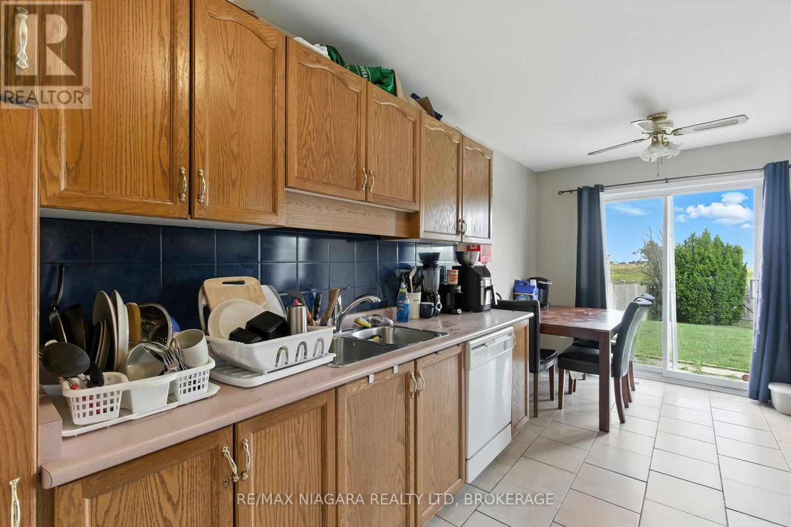 127 Devine Crescent, Thorold (Confederation Heights), Ontario  L2V 5A5 - Photo 16 - X12425561