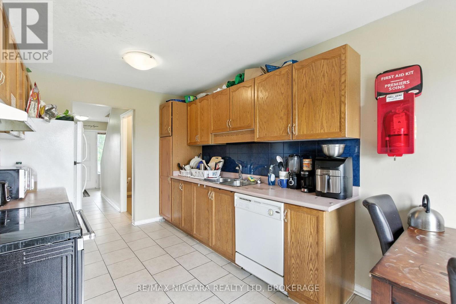 127 Devine Crescent, Thorold (Confederation Heights), Ontario  L2V 5A5 - Photo 19 - X12425561