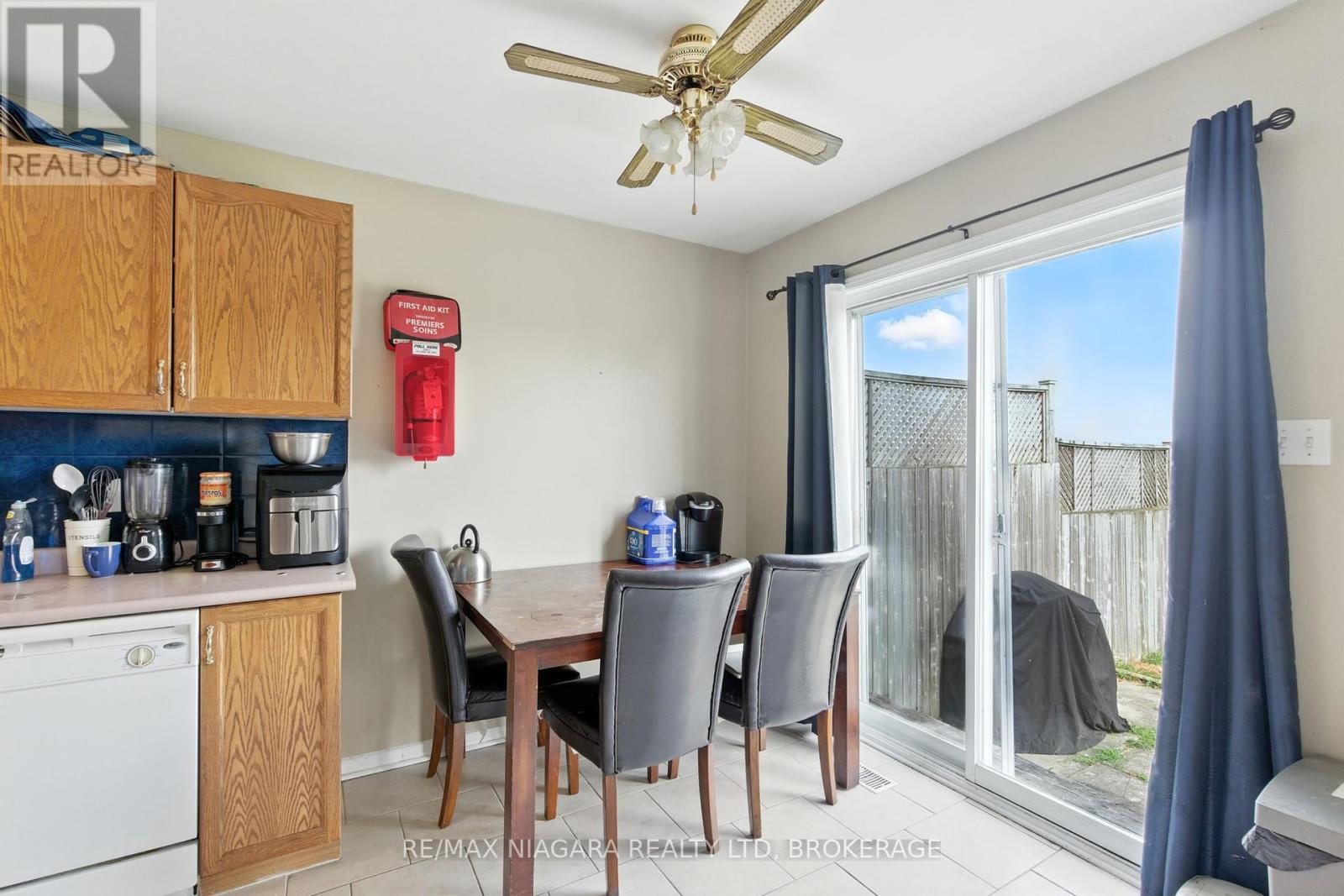 127 Devine Crescent, Thorold (Confederation Heights), Ontario  L2V 5A5 - Photo 21 - X12425561