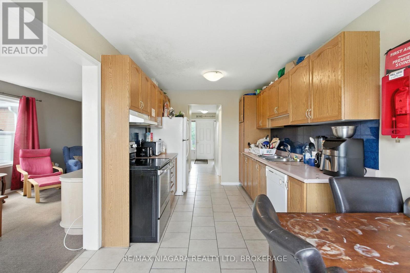 127 Devine Crescent, Thorold (Confederation Heights), Ontario  L2V 5A5 - Photo 22 - X12425561